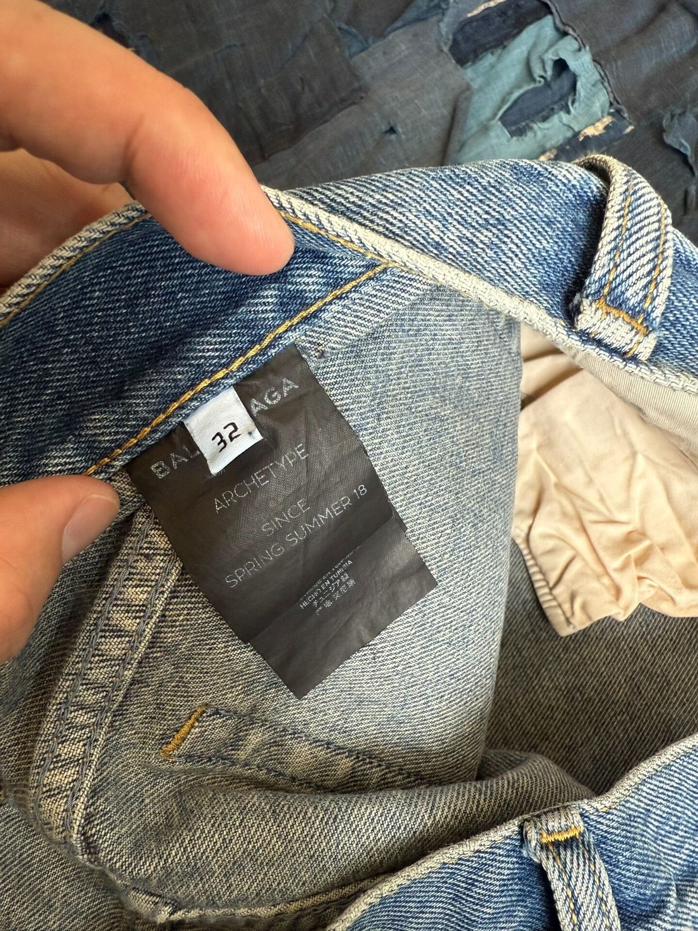 Balenciaga Balenciaga Distressed Vintage Jeans Size US 26 / EU 42 - 9 Thumbnail