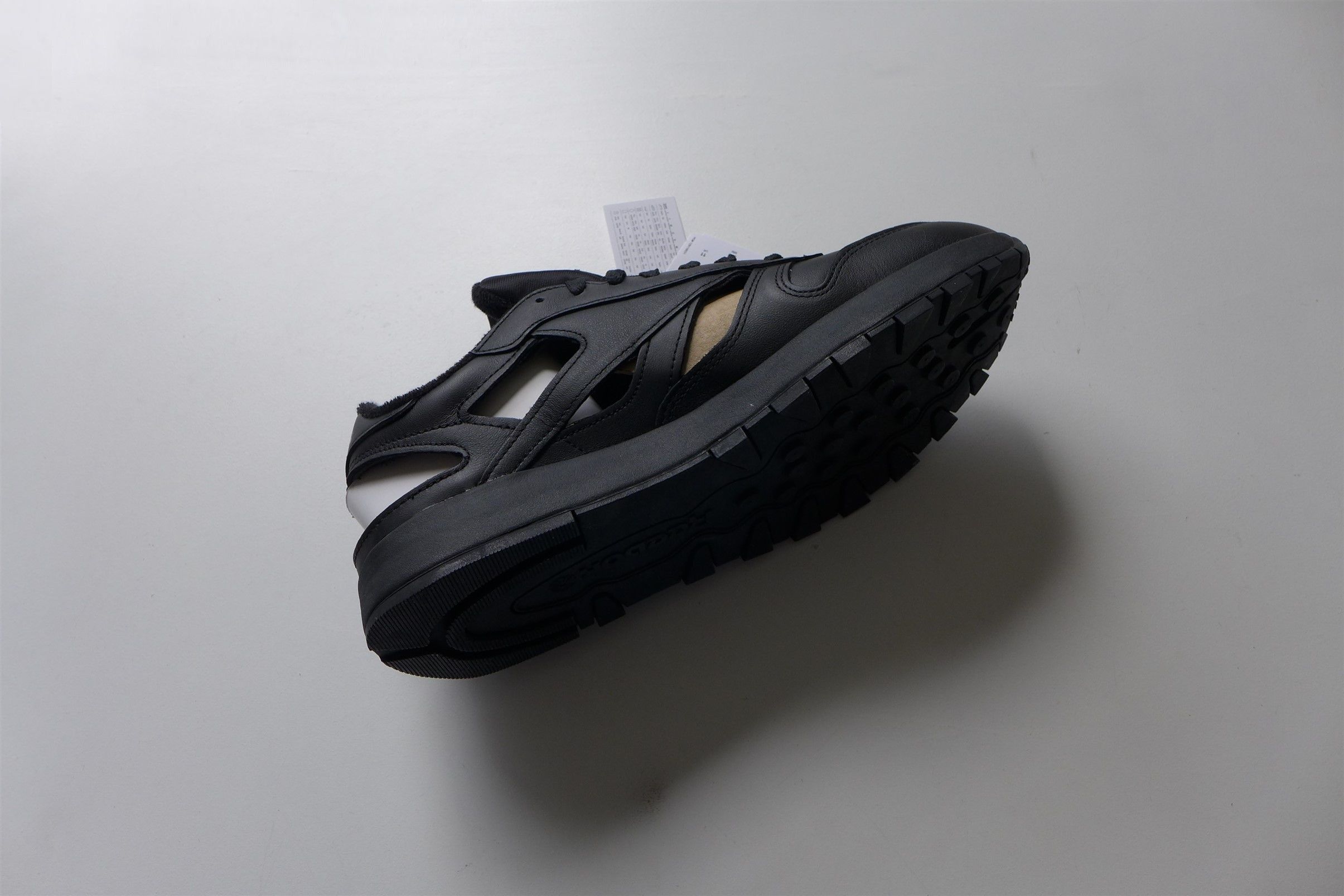 Maison Margiela Magiela x Reebok Tabi Black Classic Leather DQ Sneakers Size US 11 / EU 44 - 11 Thumbnail