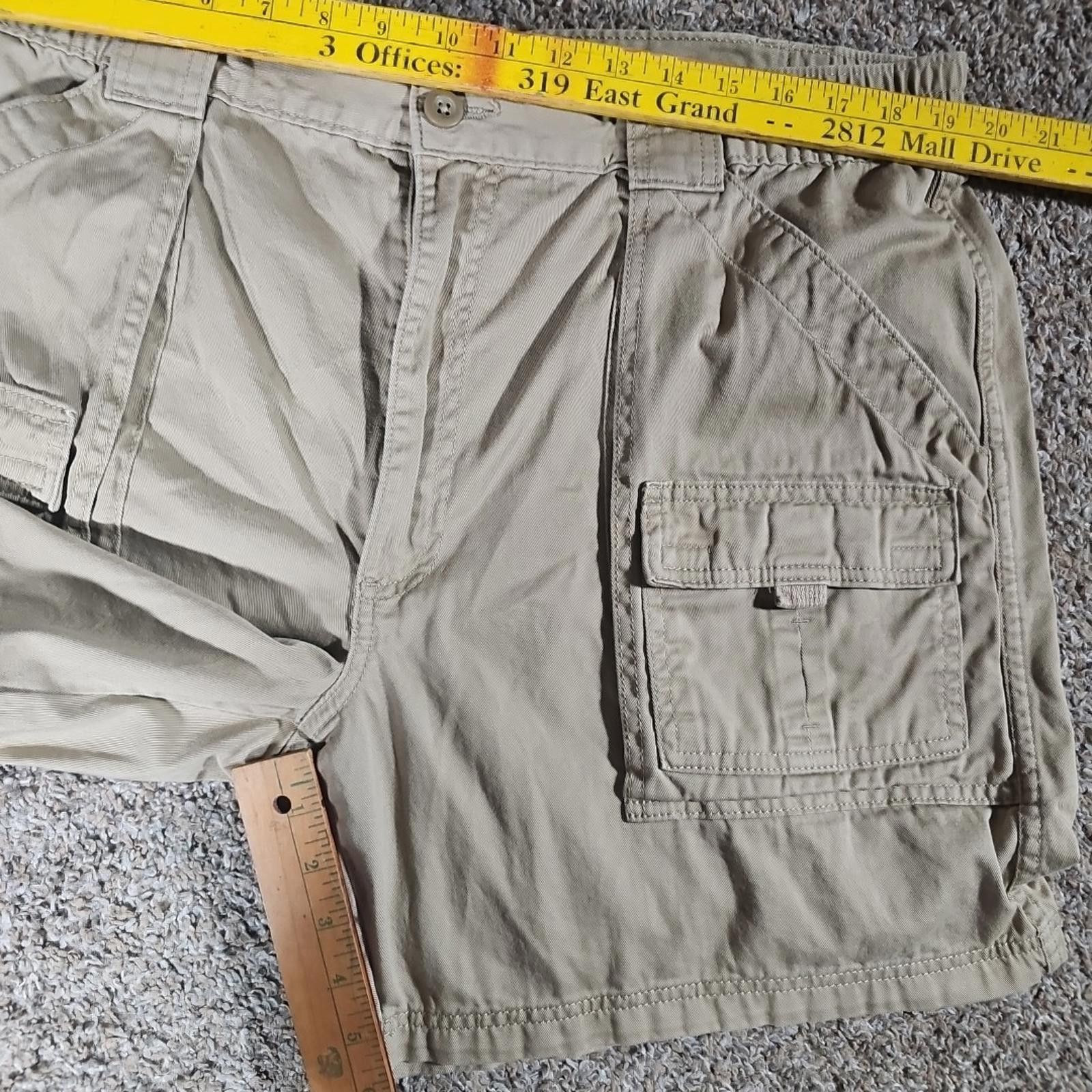 St. Johns Bay St. John's Bay Mens Beige Cargo Shorts Sz 40 Casual Utility Size US 40 / EU 56 - 4 Thumbnail