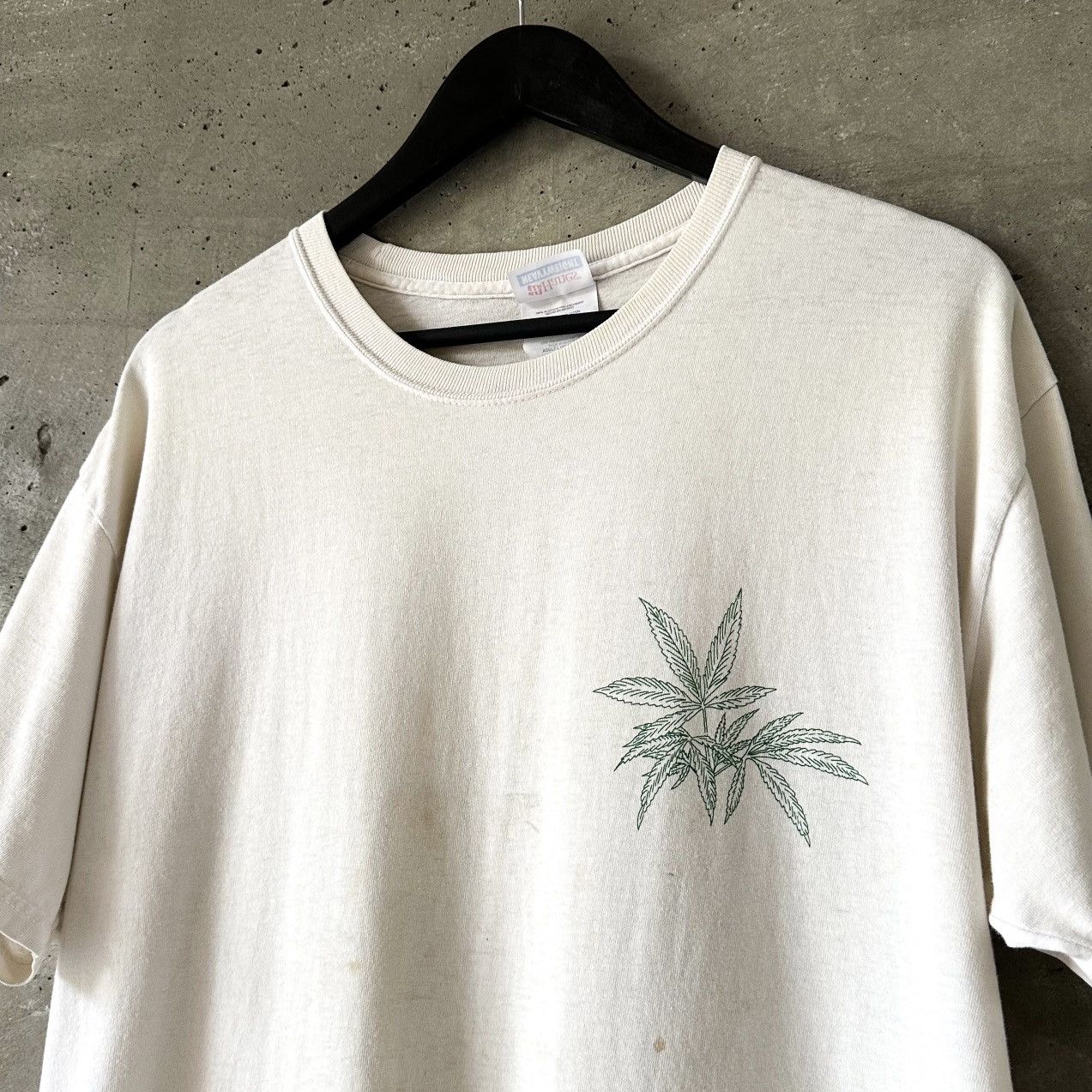 Vintage 2000s THRASHED High Life T-Shirt Size US L / EU 52-54 / 3 - 2 Thumbnail