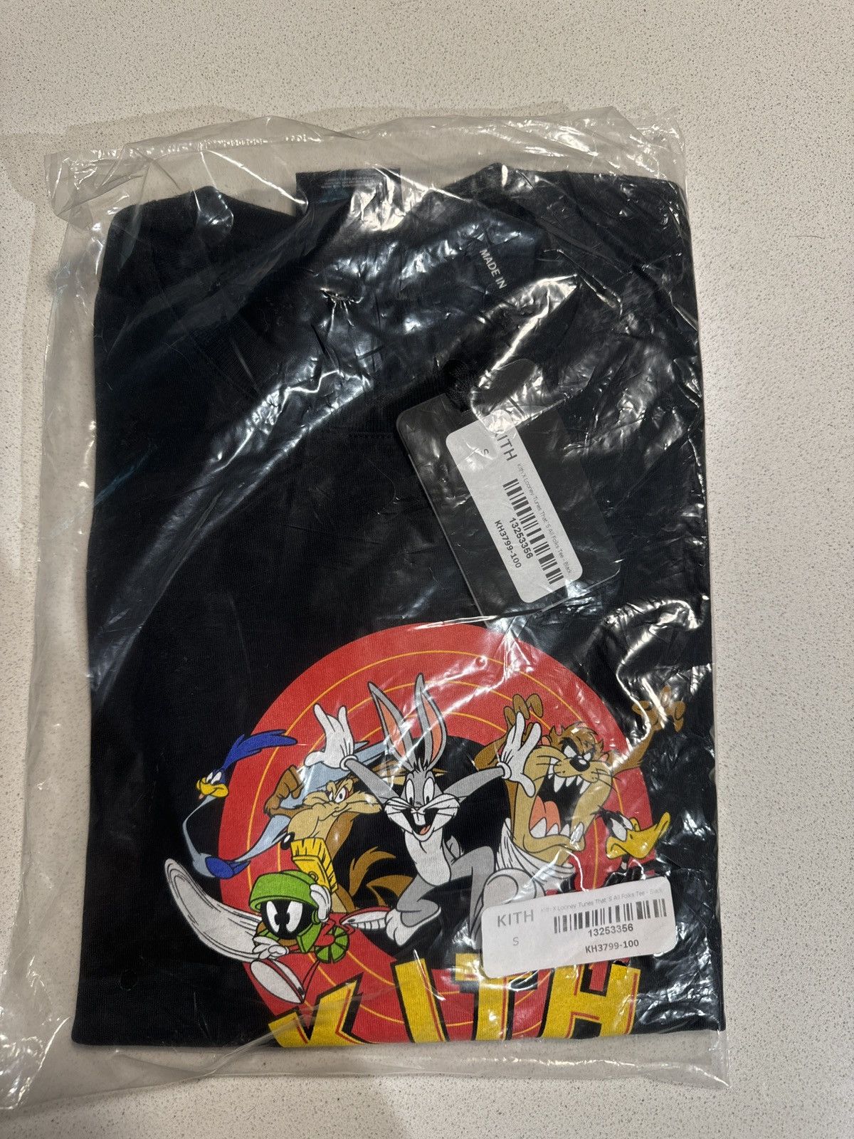 Kith Kith x Looney Tunes That’s All Folks Tee - Black Size US S / EU 44-46 / 1 - 5 Thumbnail