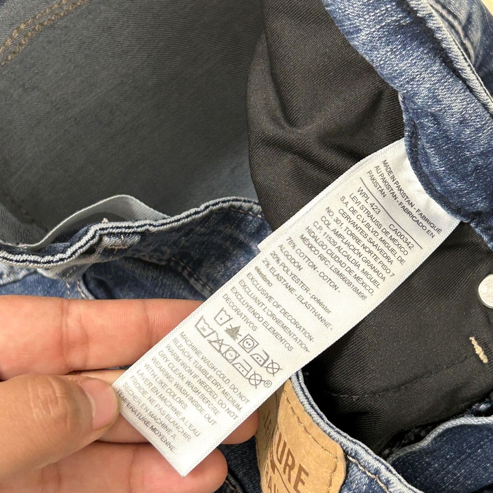 Vintage Levi Strauss Signature Shaping Skinny Jeans Womens 28 Medium Wash Stretch Denim Size 28" / US 6 / IT 42 - 3 Thumbnail