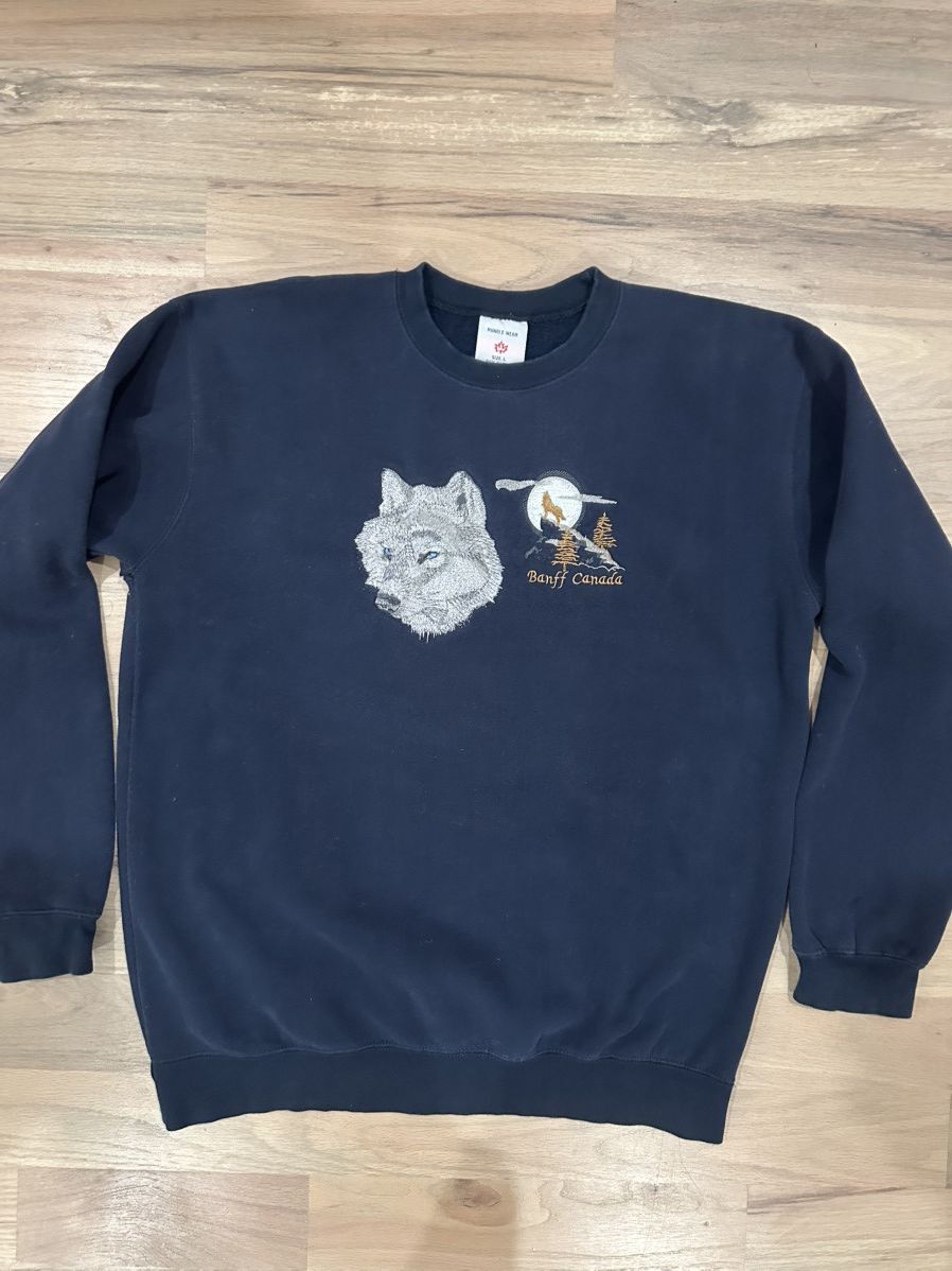Vintage Vintage Banff Canada Embroidered Wolf Eagle Crewneck Size US L / EU 52-54 / 3 - 1 Thumbnail