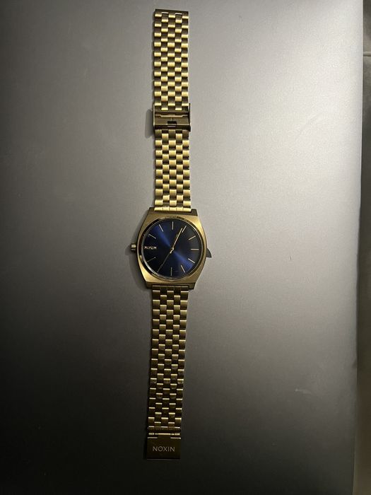 Vintage hotsell nixon watches