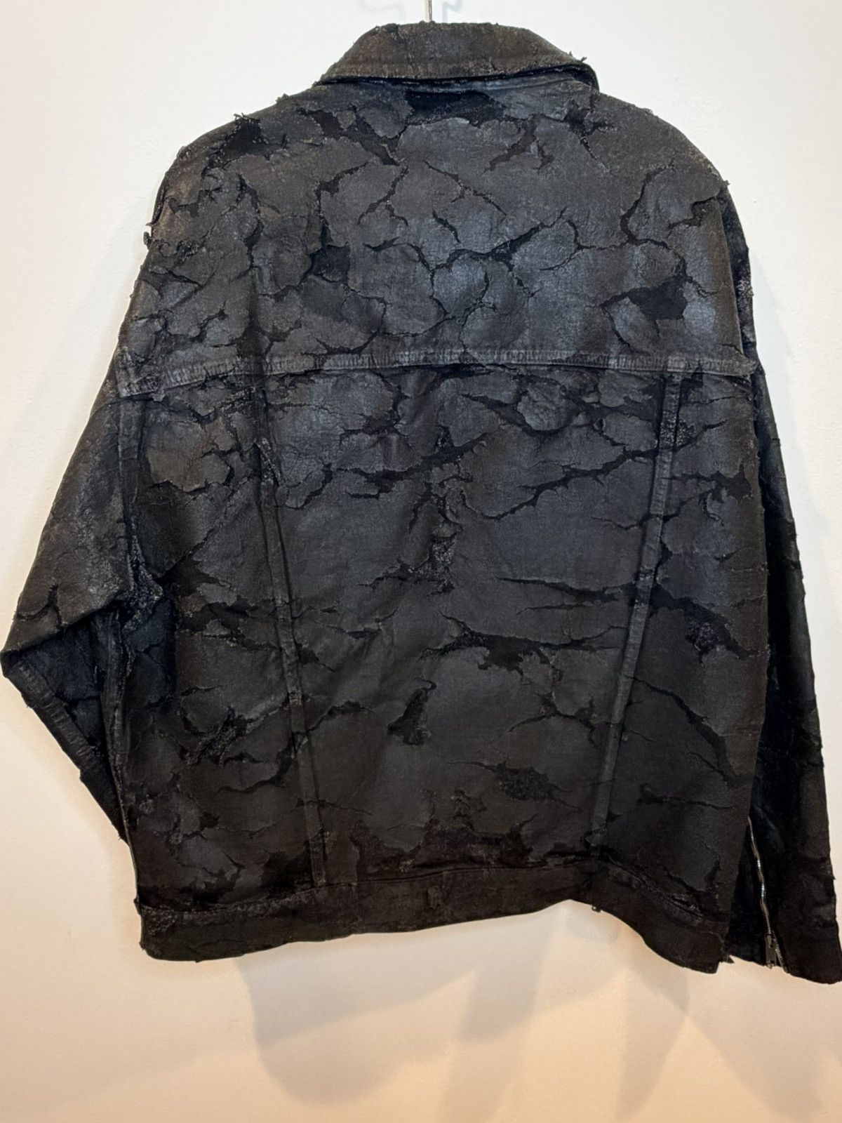 Givenchy Givenchy Cracked Wax Denim Jacket Size US L / EU 52-54 / 3 - 4 Thumbnail
