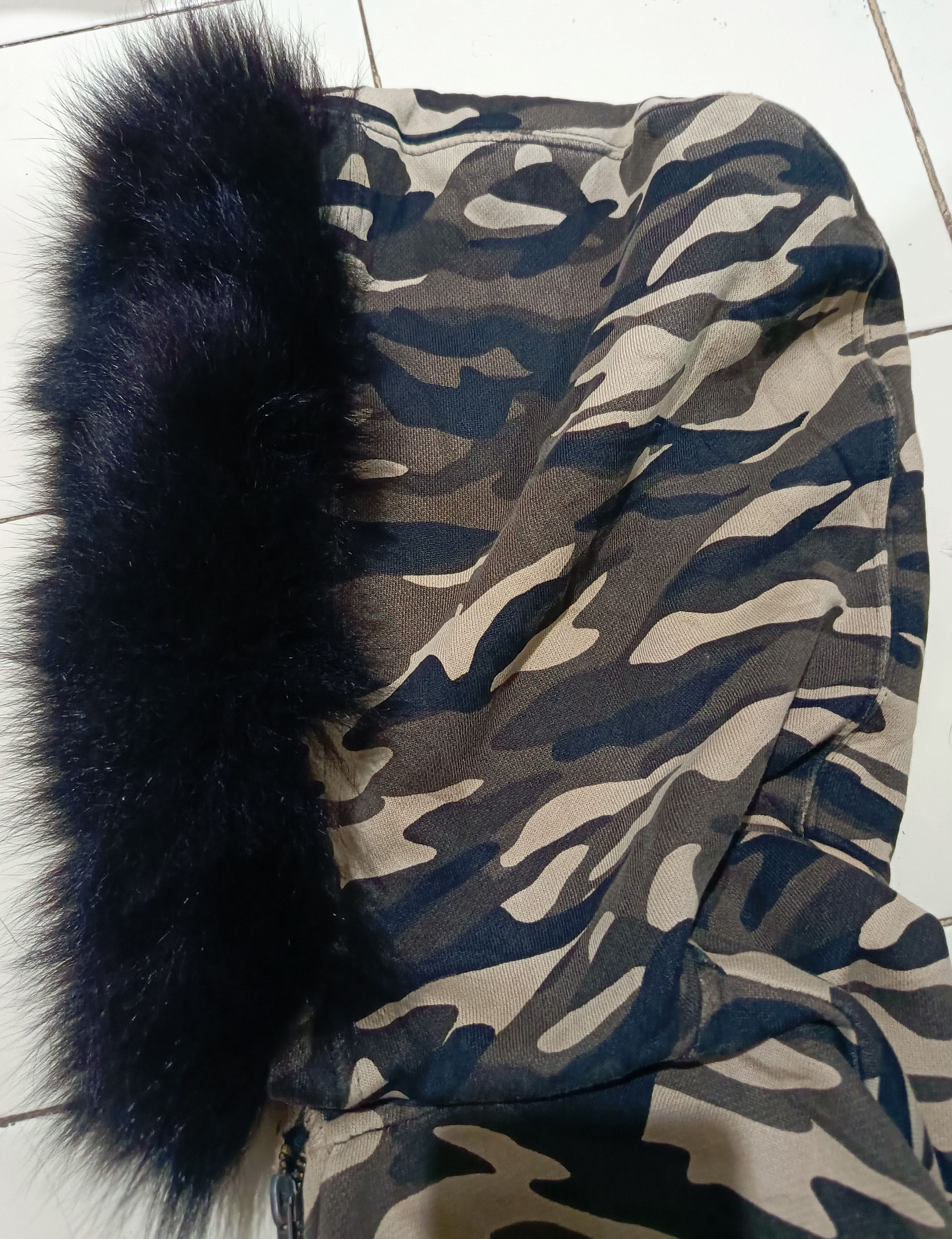 Quiksilver 2000's Fur Distressed Hoodie Cyber Punk Army LGB Style Size US M / EU 48-50 / 2 - 3 Thumbnail