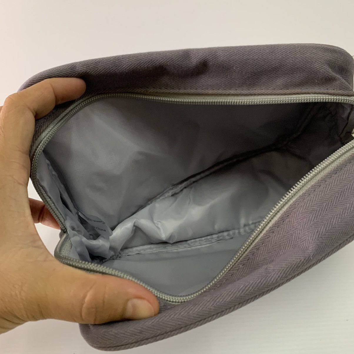 Issey Miyake Issey Miyake Clutch Makeup Bag Size ONE SIZE - 9 Thumbnail