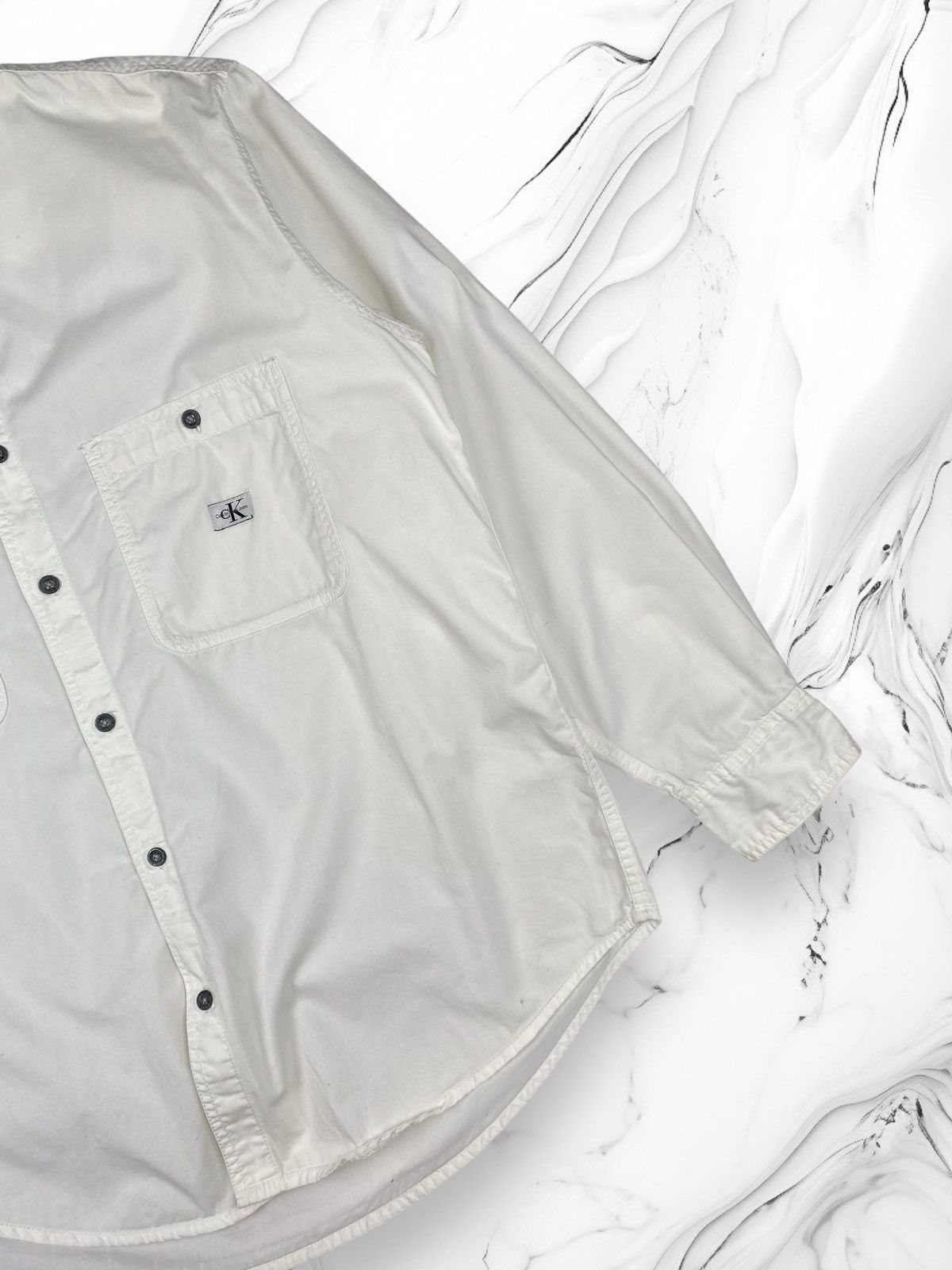 Calvin Klein × Vintage Vintage Calvin Klein Buttons Shirt Size L Size US L / EU 52-54 / 3 - 3 Thumbnail