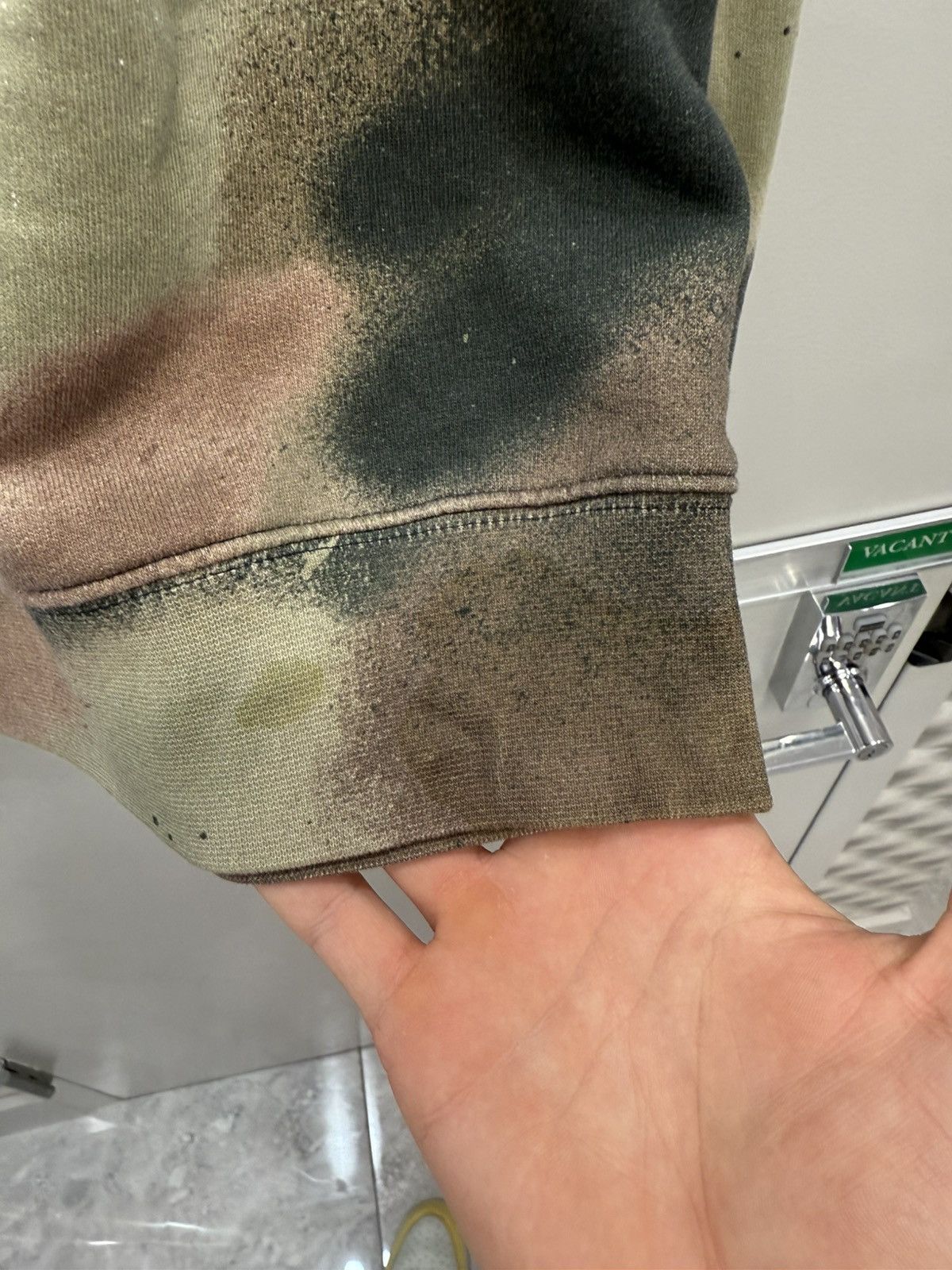 Off-White Off-White Camo Crewneck Size US L / EU 52-54 / 3 - 16 Thumbnail