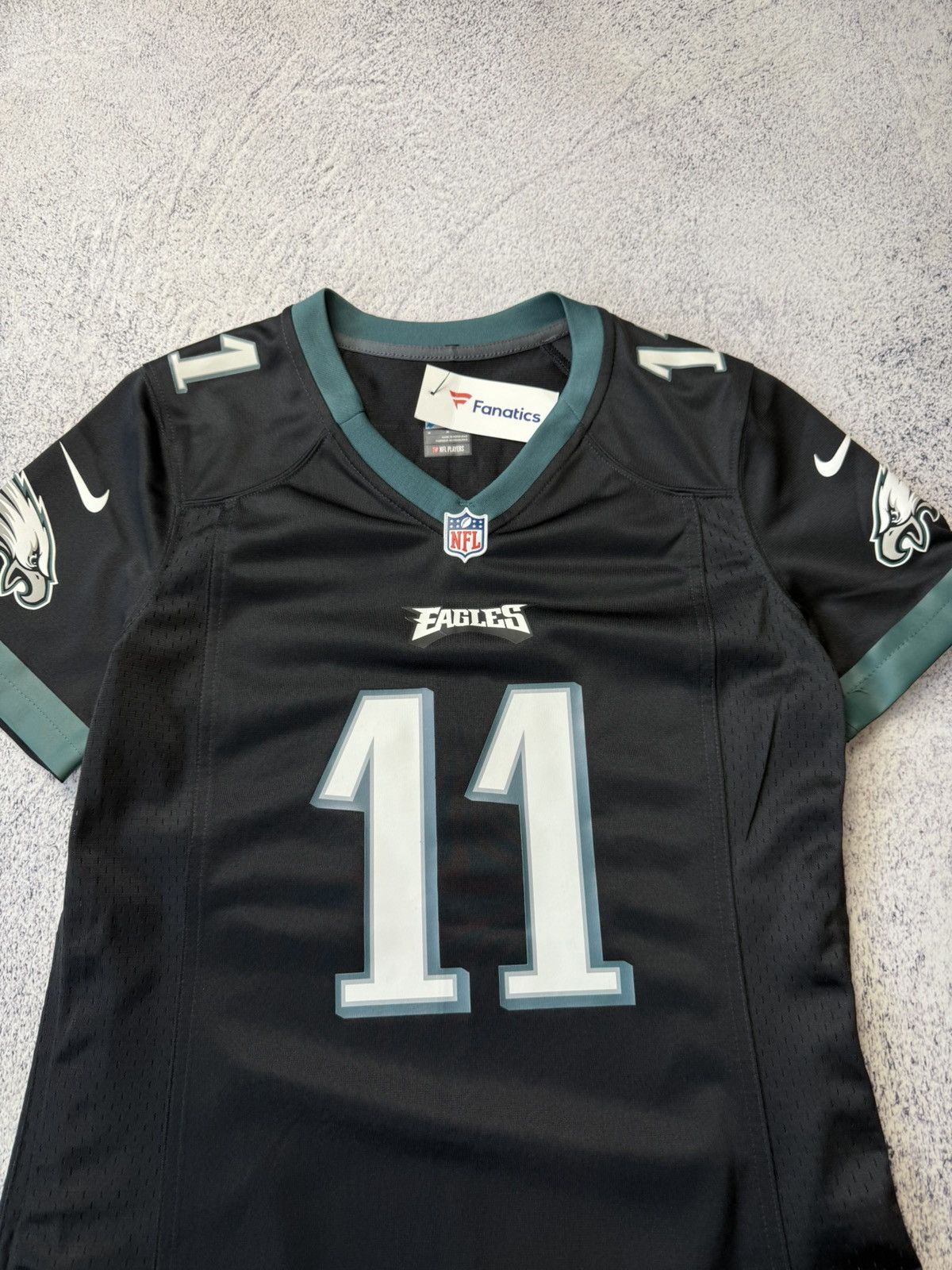 NFL Nike Eagles Carson Wentz #11 Football Jersey WOMEN MEDIUM Size M / US 6-8 / IT 42-44 - 5 Thumbnail