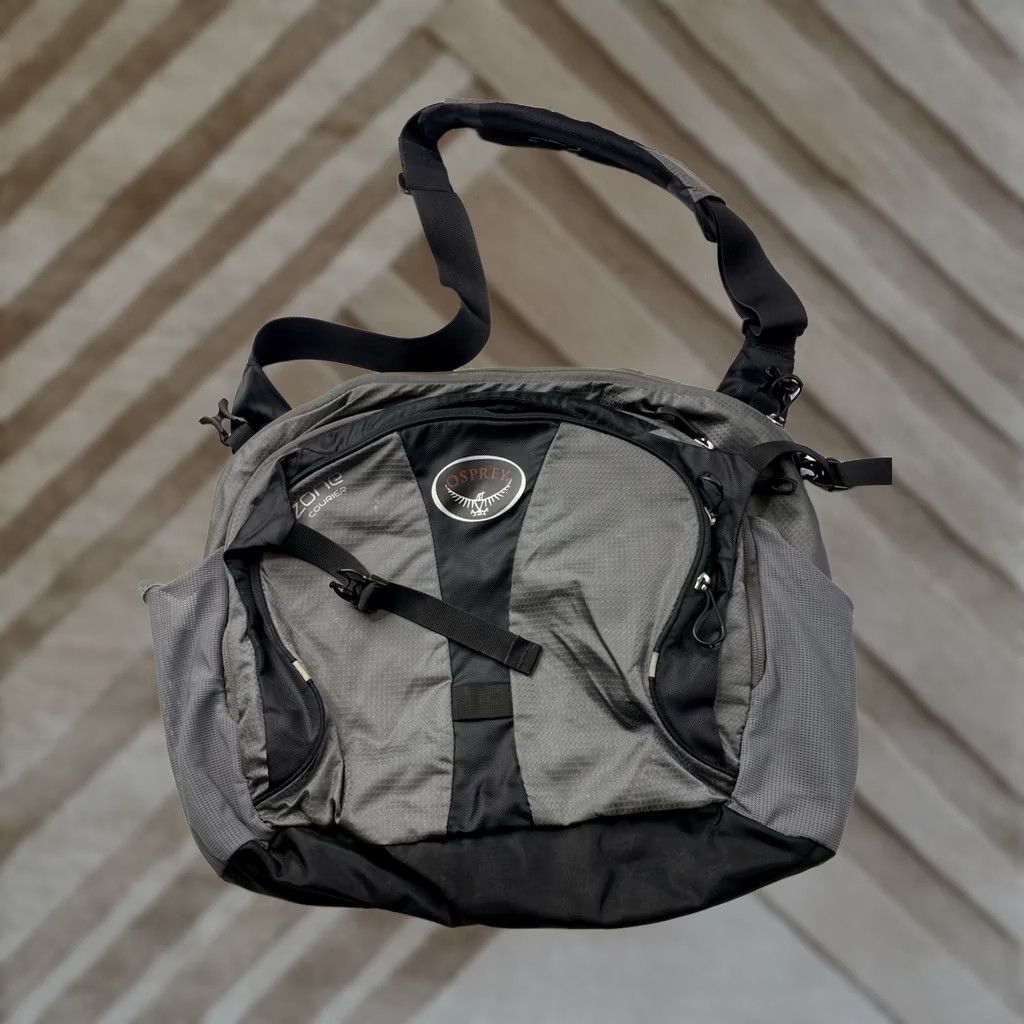 Osprey Osprey Ozone Courier Black Messenger Bag 20L 15" Laptop Shoulder Bag Mens Nylon Crossbody Adjustable Strap 15 in Width Black Spanos Size ONE SIZE - 1 Thumbnail