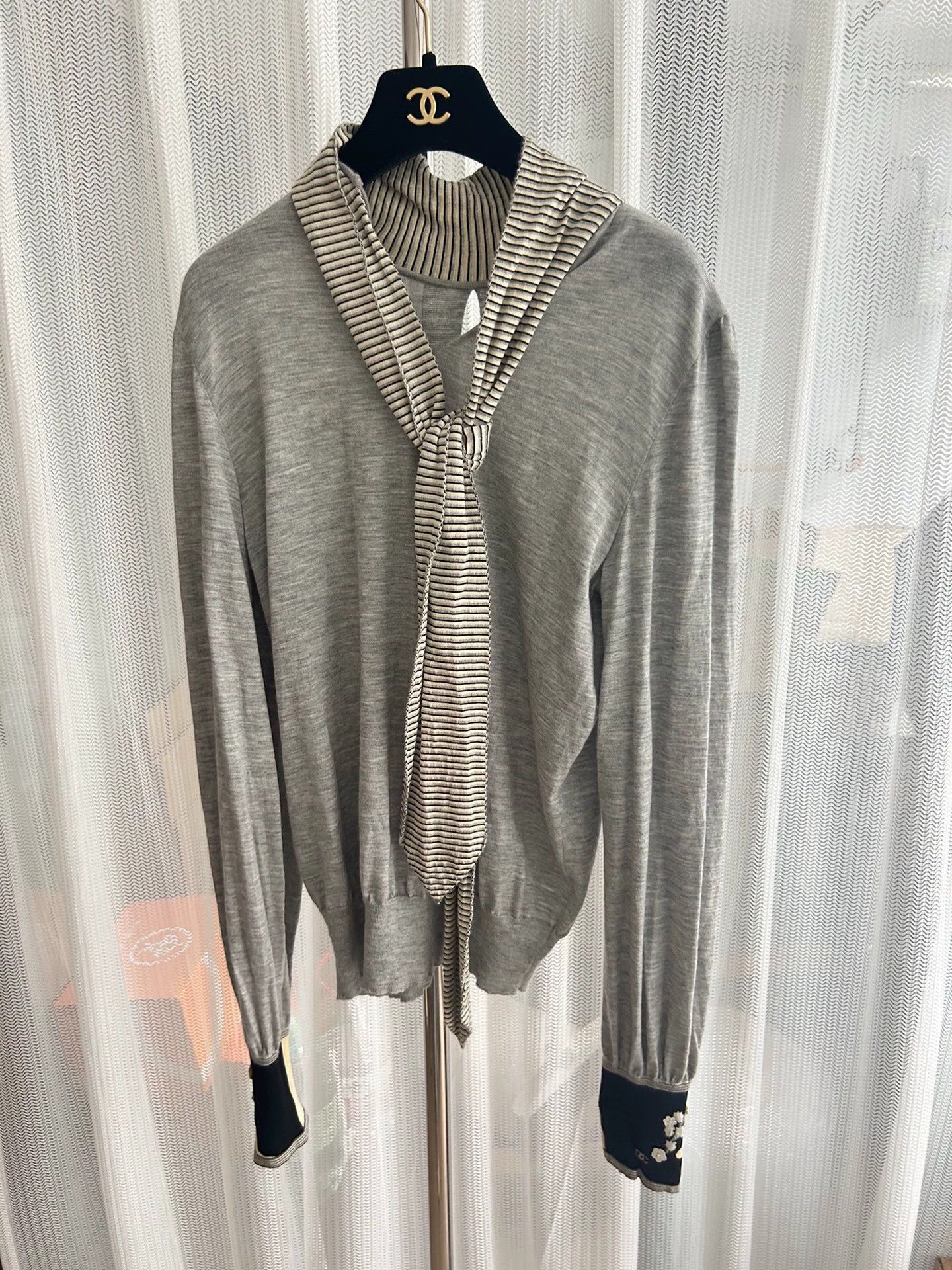 Chanel CHANEL Gray Poncho Knit Top 42 Size M / US 6-8 / IT 42-44 - 1 Thumbnail