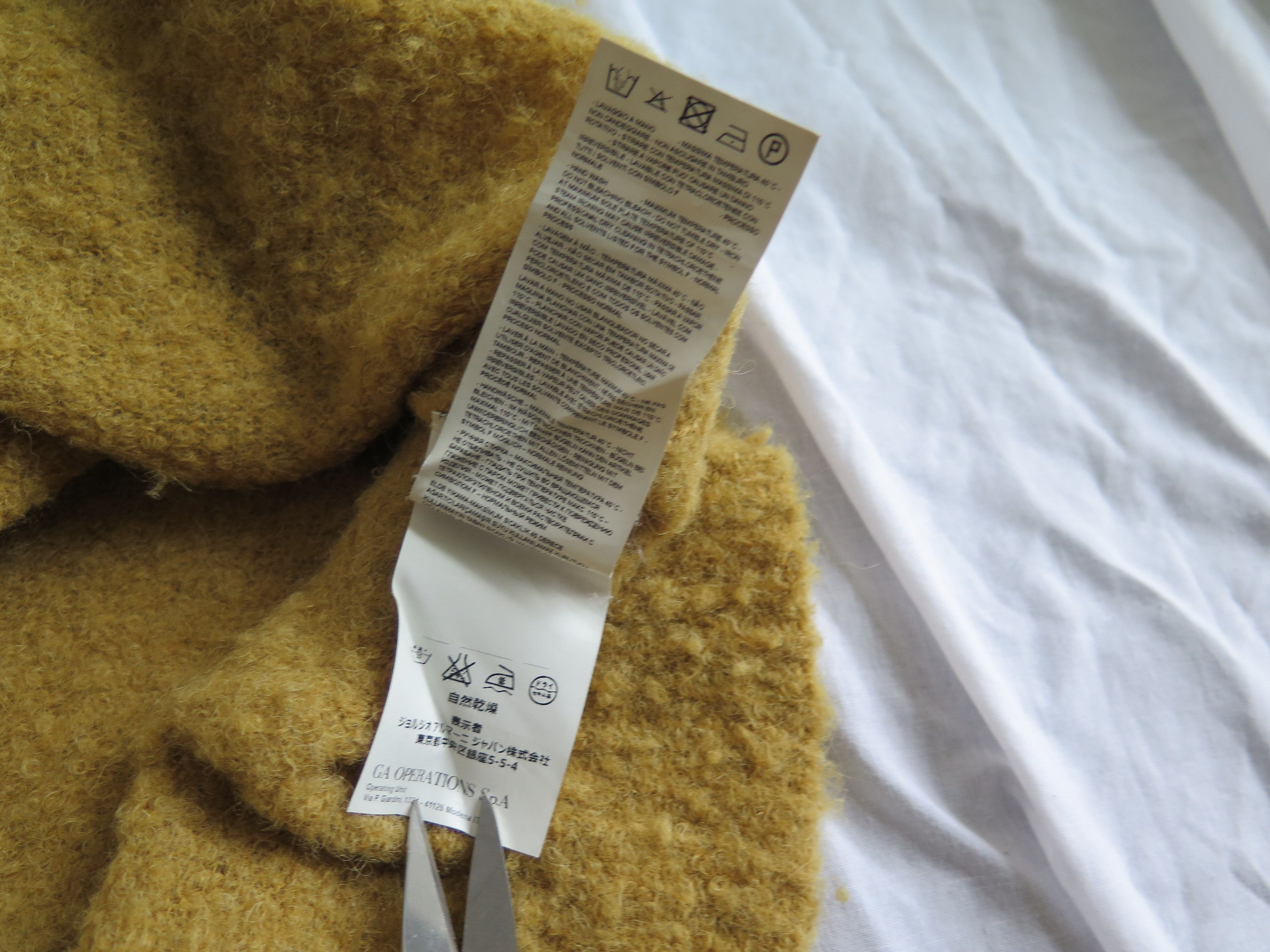Giorgio Armani Armani Alpaca V-Neck sweater Size US M / EU 48-50 / 2 - 6 Thumbnail