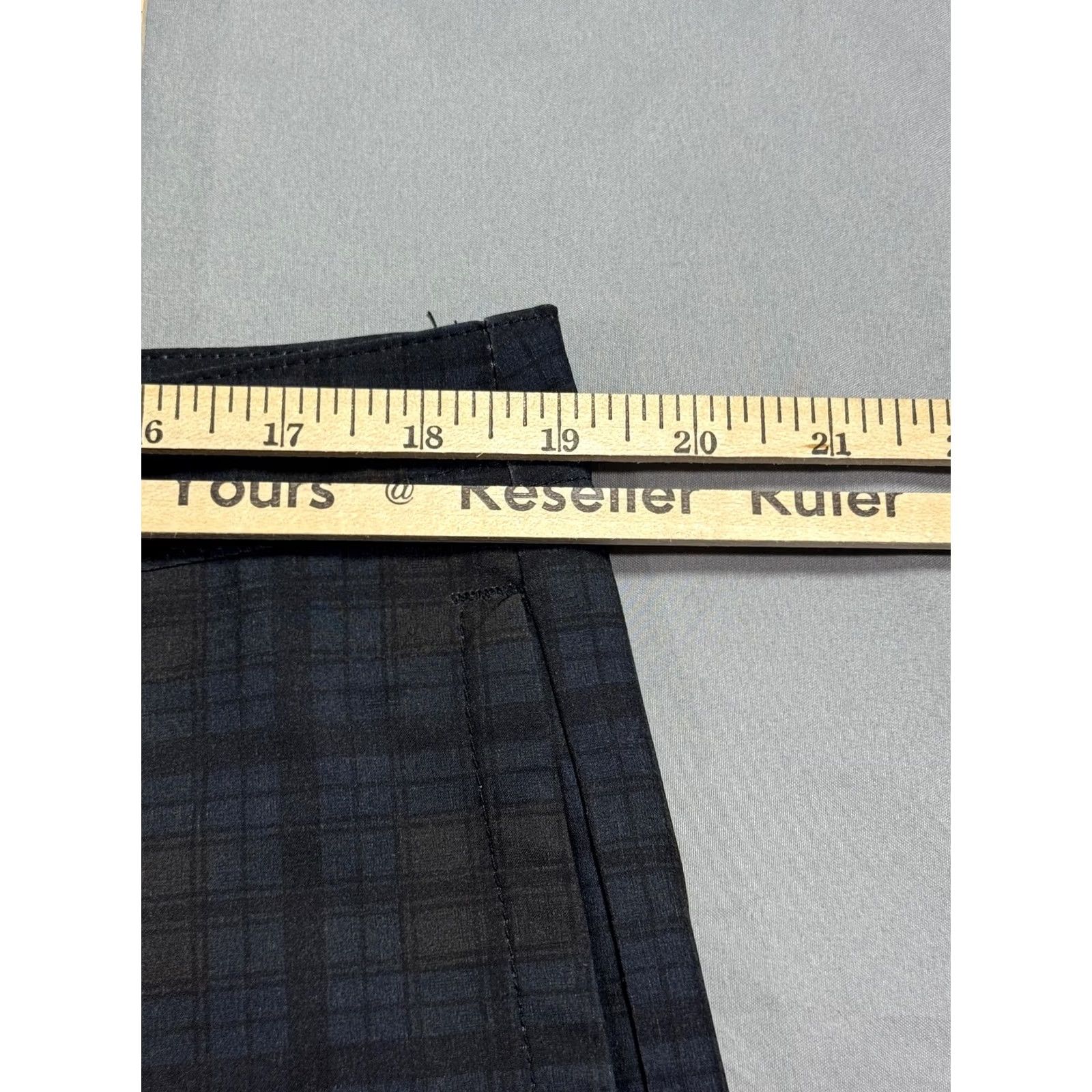 TravisMathew Travis Mathew Shorts Mens 36 Gray Plaid Golf Chino Stretch Performance Casual Regular Front Flat Front Pockets Belt Loops Travel Inseam 11in Size US 36 / EU 52 - 6 Thumbnail