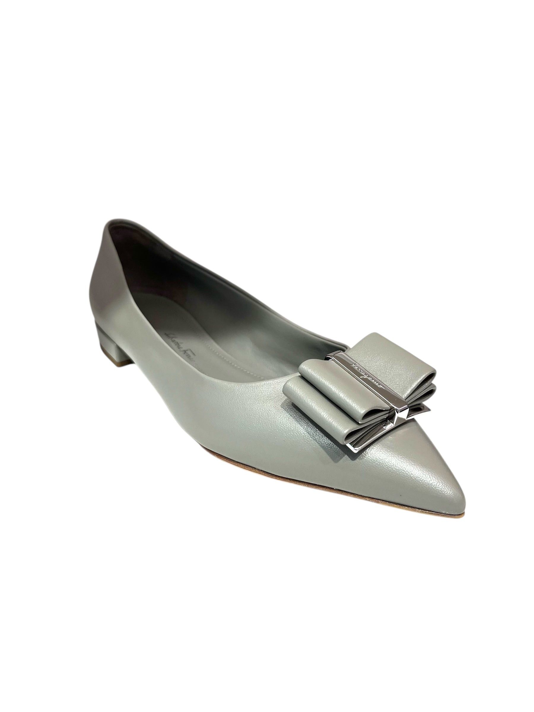 Salvatore Ferragamo Ferragamo Bow Leather Flats SIZE 7 Size ONE SIZE - 1 Thumbnail