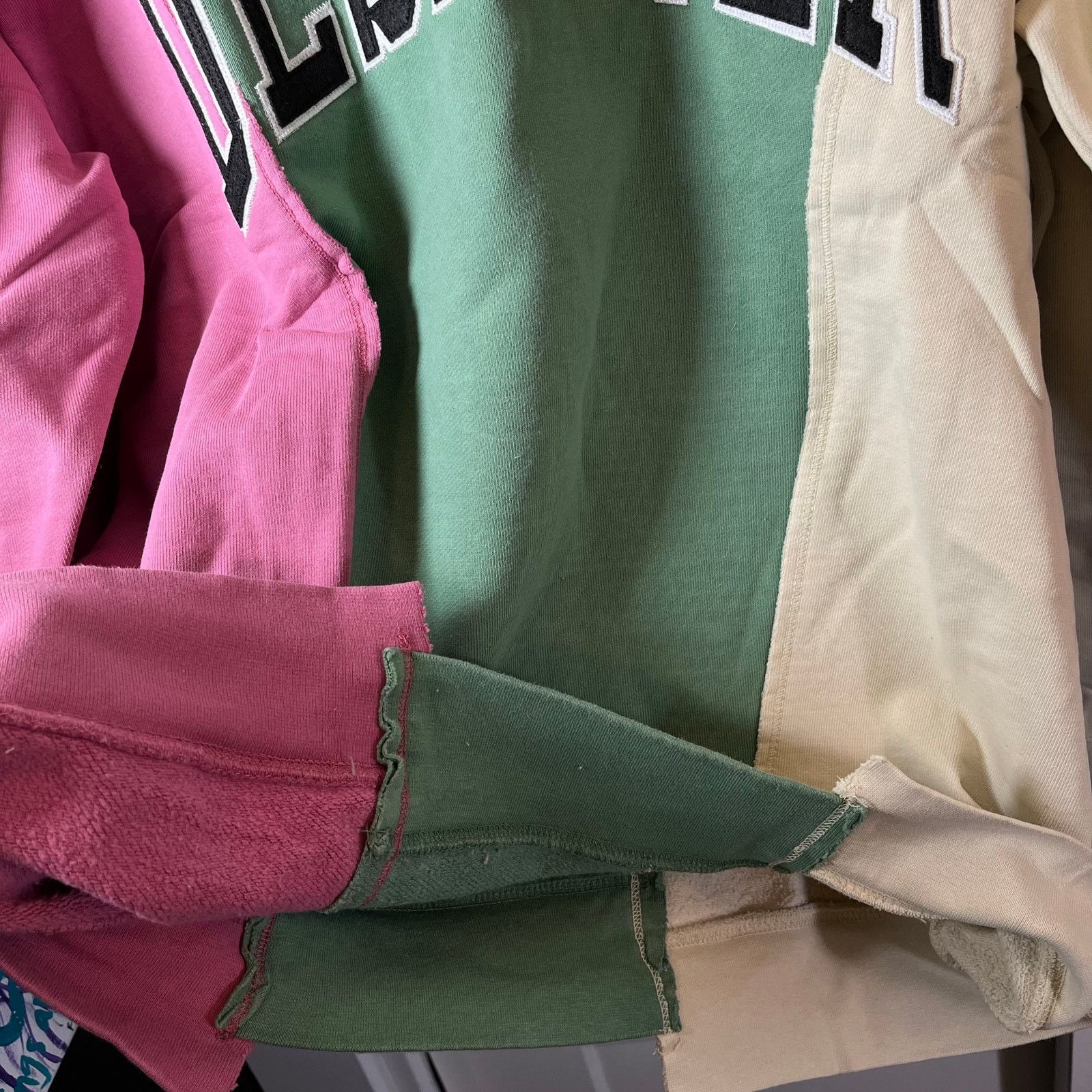 Market •NWT• Ma®ket Studios MARKET Tri-Split Crewneck •Men’s Large Size US L / EU 52-54 / 3 - 7 Thumbnail