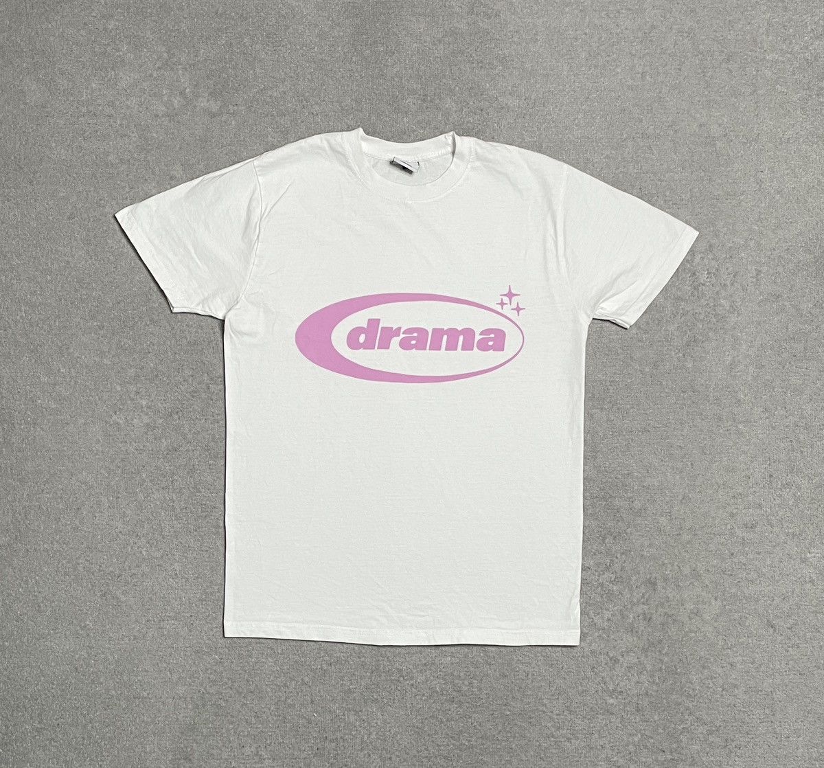 Vintage Vintage White T-Shirt Tee Logo Print Drama Call Streetwear Size US S / EU 44-46 / 1 - 1 Thumbnail