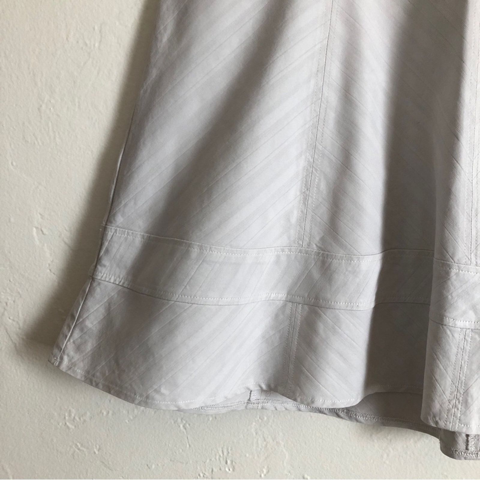 NEXT Next UK Light Gray White Geometric Button A-Line Midi Skirt Size 30" / US 8 / IT 44 - 5 Thumbnail