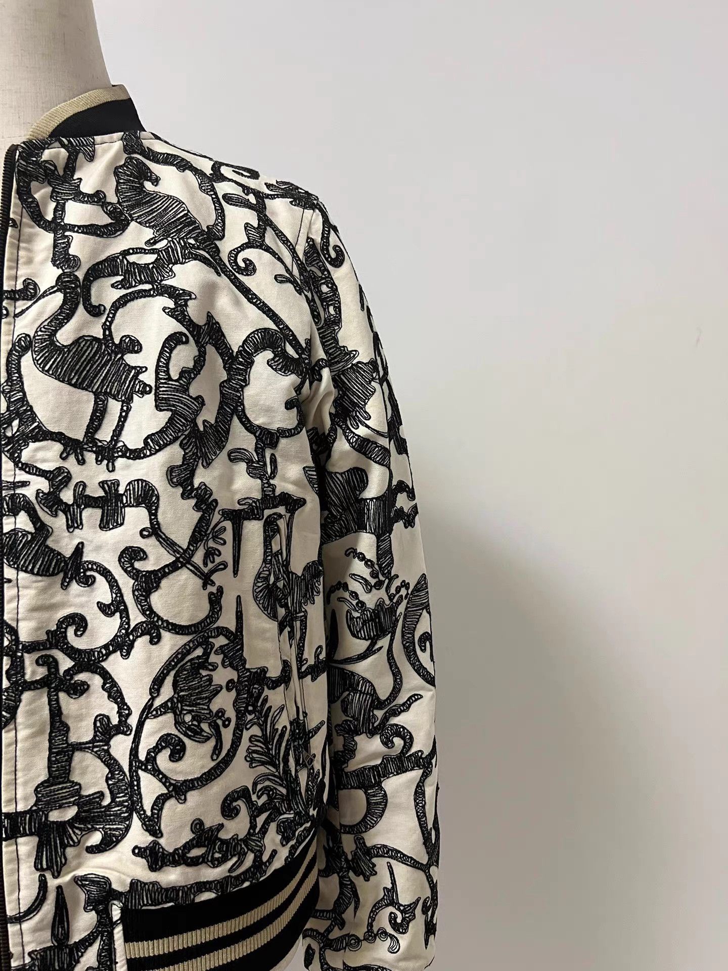 Dries Van Noten Dries Van Noten Runway Linen Embroidered Jacket K9 Size US M / EU 48-50 / 2 - 3 Thumbnail