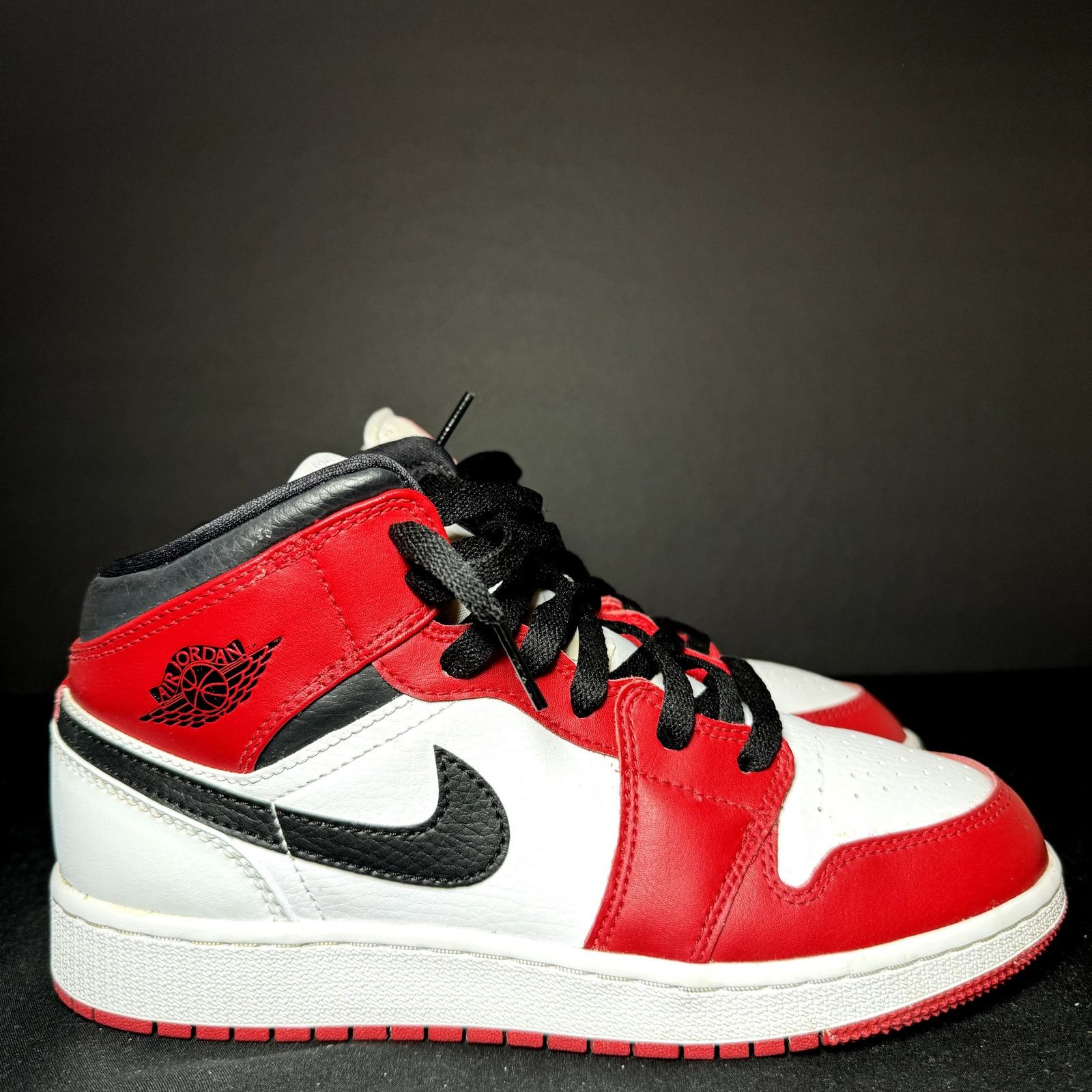 Jordan Brand × Nike Nike Air Jordan 1 Mid GS Chicago Men's Shoes - Size 5.5 Size US 5.5 / EU 38 - 1 Thumbnail