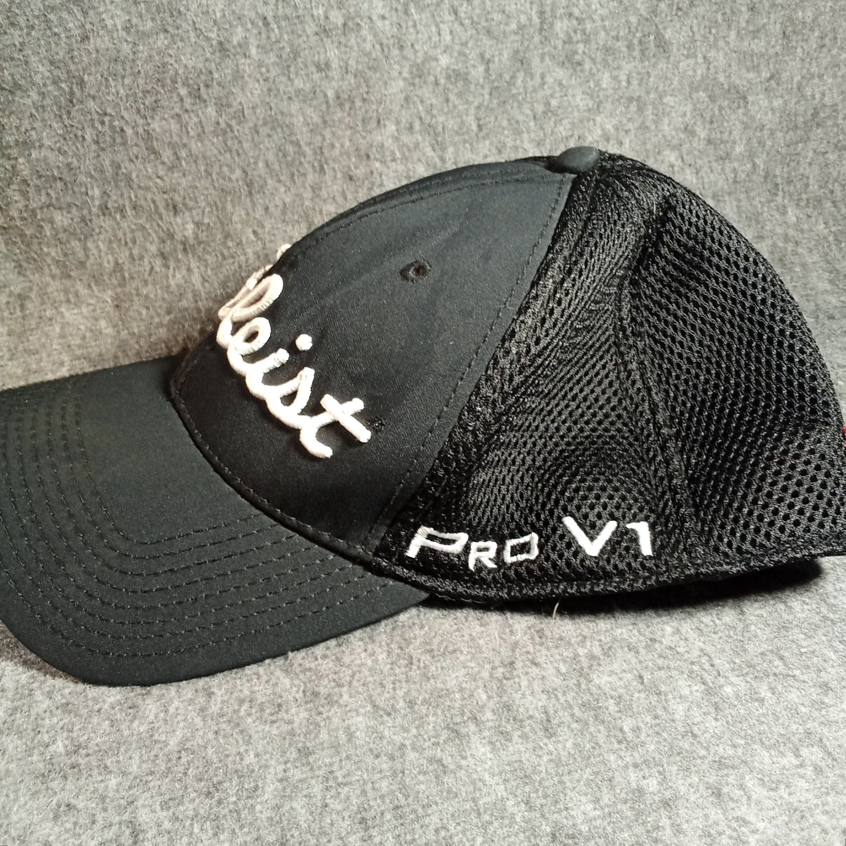 Titleist Titleist Hat Cap Fitted Men Medium Black Logo Golf Golfer New Era V1 Size ONE SIZE - 4 Thumbnail