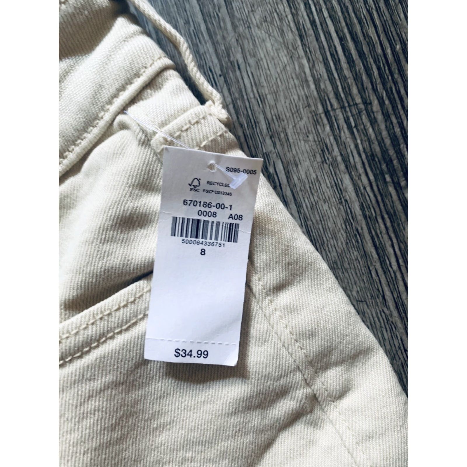 Old Navy Old Navy O.G. Short High Rise tan Jean Shorts Cuffed Size 8 NWT Womens Regular Denim 5-Pocket Mom Fit Holiday/Classic 3in Inseam Tan Size 30" / US 8 / IT 44 - 4 Thumbnail