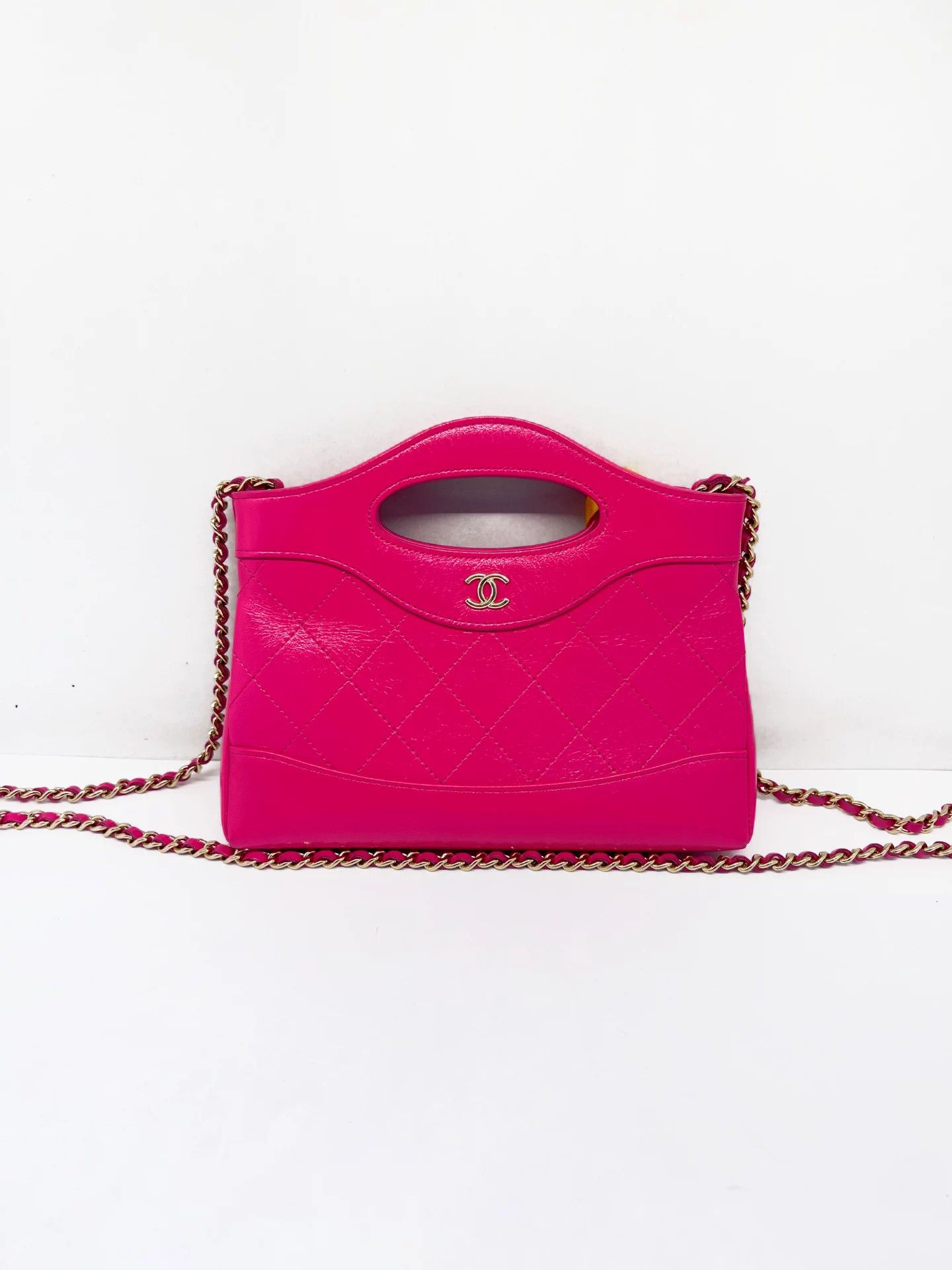 Chanel Pre-loved Bag Very good condition Size ONE SIZE - 1 Thumbnail