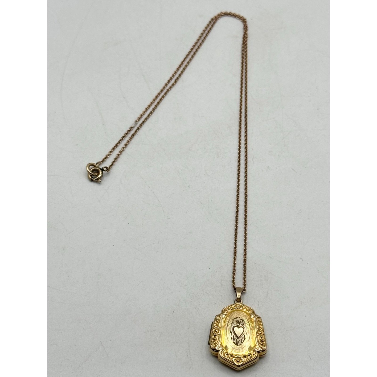 Vintage Estate Gold Filled Heart Flower Locket Necklace Size ONE SIZE - 5 Thumbnail