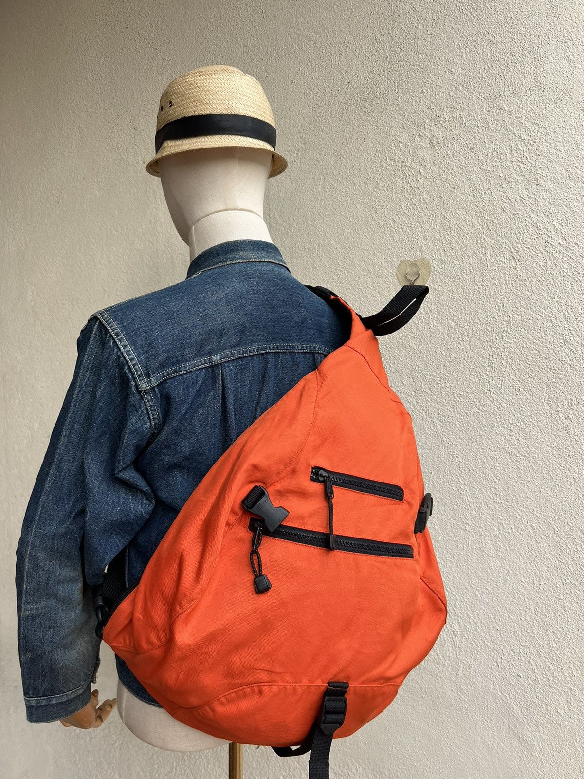 Gap Vintage 90s GAP Cross body Gorpcore Bag Size ONE SIZE - 1 Thumbnail