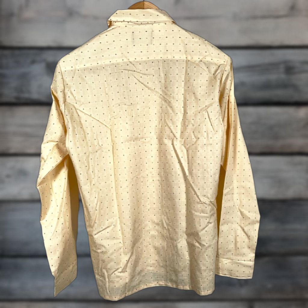 Vintage VINTAGE DeeCee Shirt Men's Medium Cream Check Pattern Lightweight Woven USA Made Size US M / EU 48-50 / 2 - 1 Thumbnail