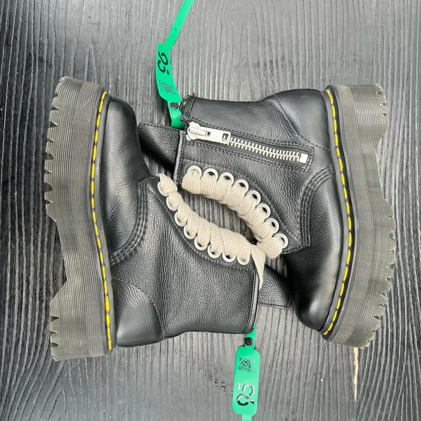 Dr. Martens Dr. Martens 1460 36 Like New With Box Size US 5 / IT 35 - 2 Thumbnail