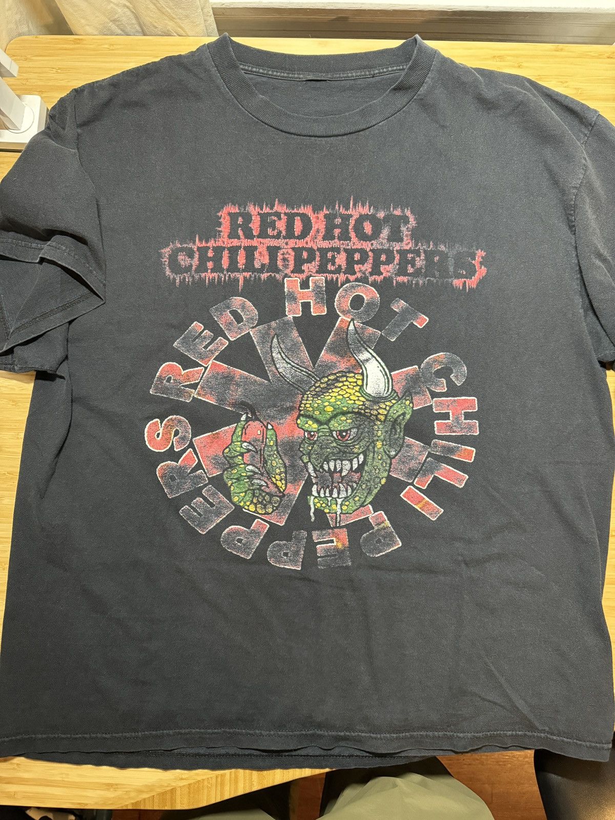Band Tees × Vintage *Rare* Vintage 2000’s Red Hot Chili Peppers Size US M / EU 48-50 / 2 - 3 Thumbnail