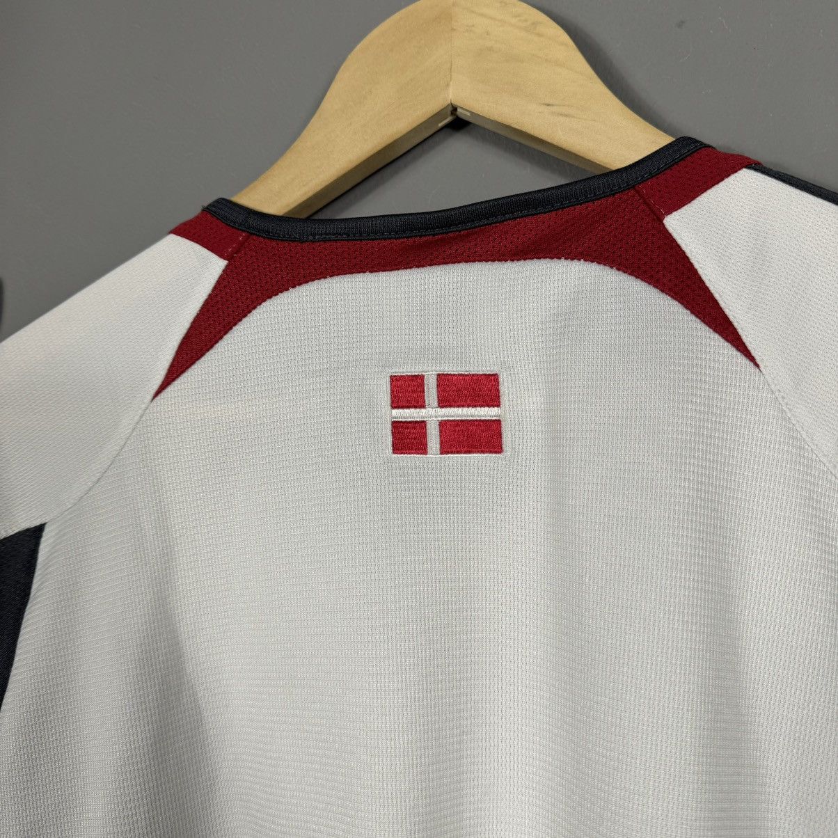 Vintage Adidas Denmark 2004 Soccer Jersey Size US M / EU 48-50 / 2 - 7 Thumbnail