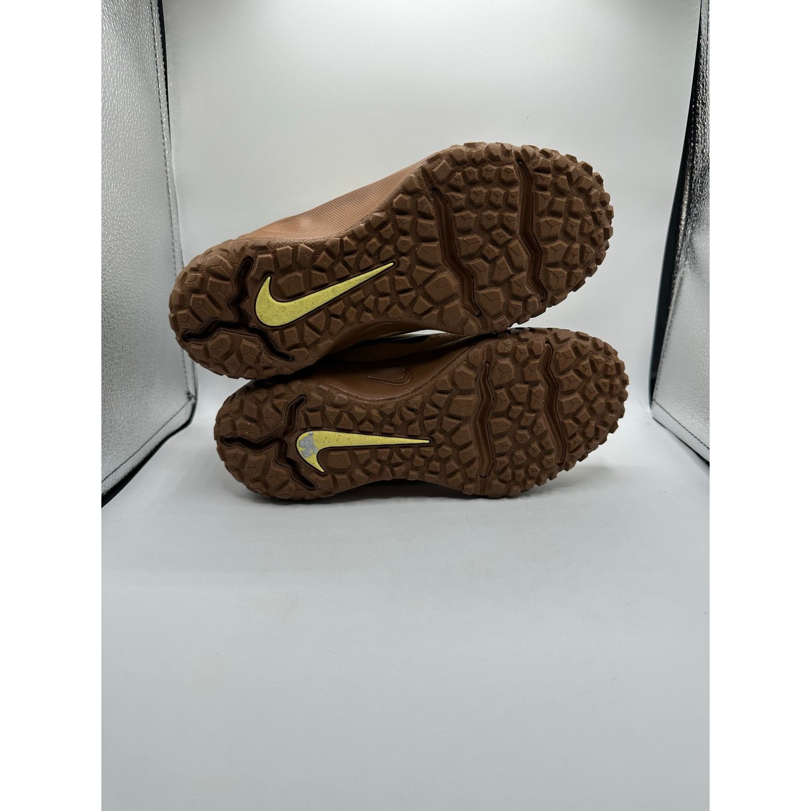 Nike Nike Terrascout GS “Light British Tan” size 3.5y/5 women’s Size US 5 / IT 35 - 5 Thumbnail