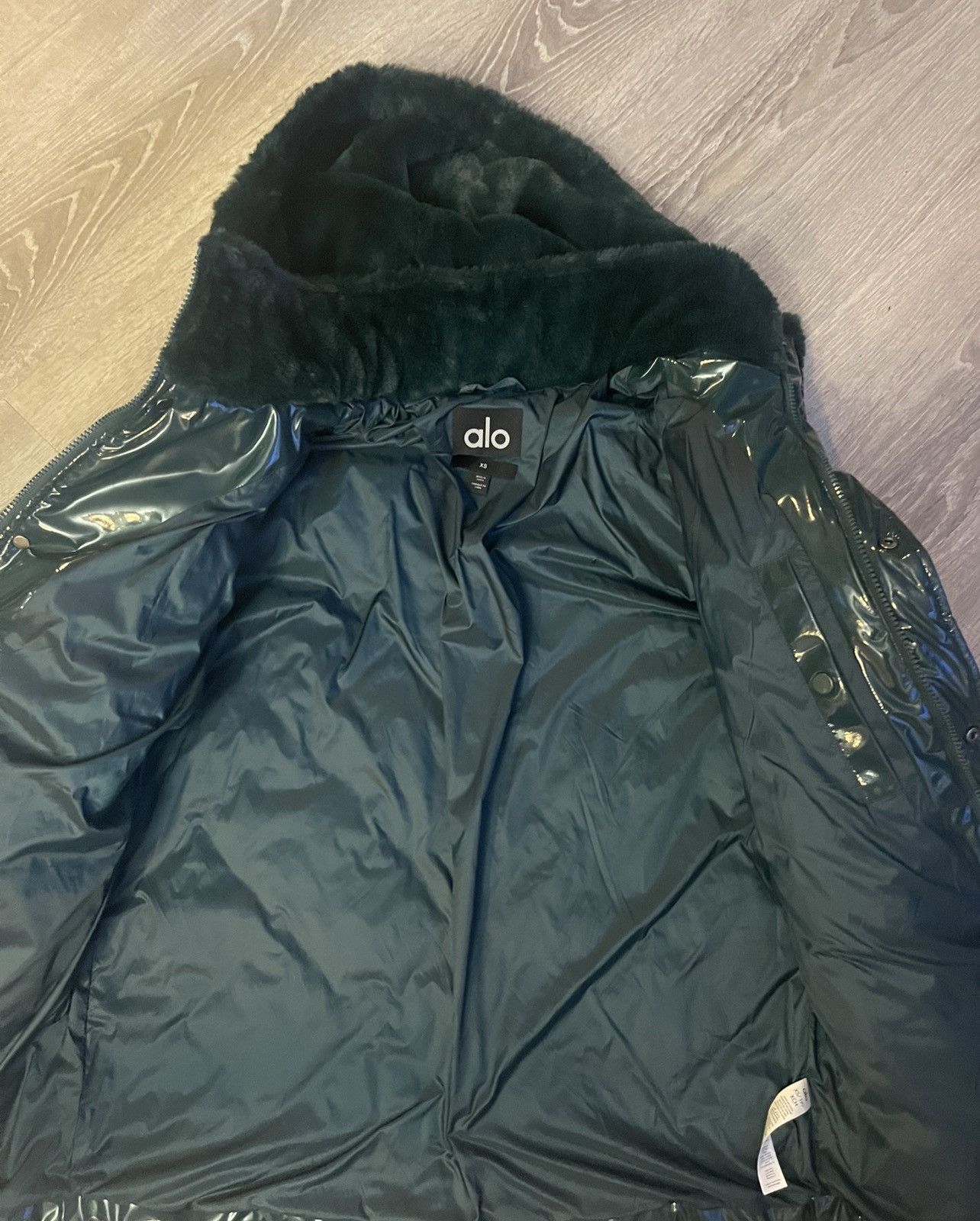 Alo Yoga Alo Snomoto Puffer Jacket Midnight Green xs nwt Size XS / US 0-2 / IT 36-38 - 2 Thumbnail