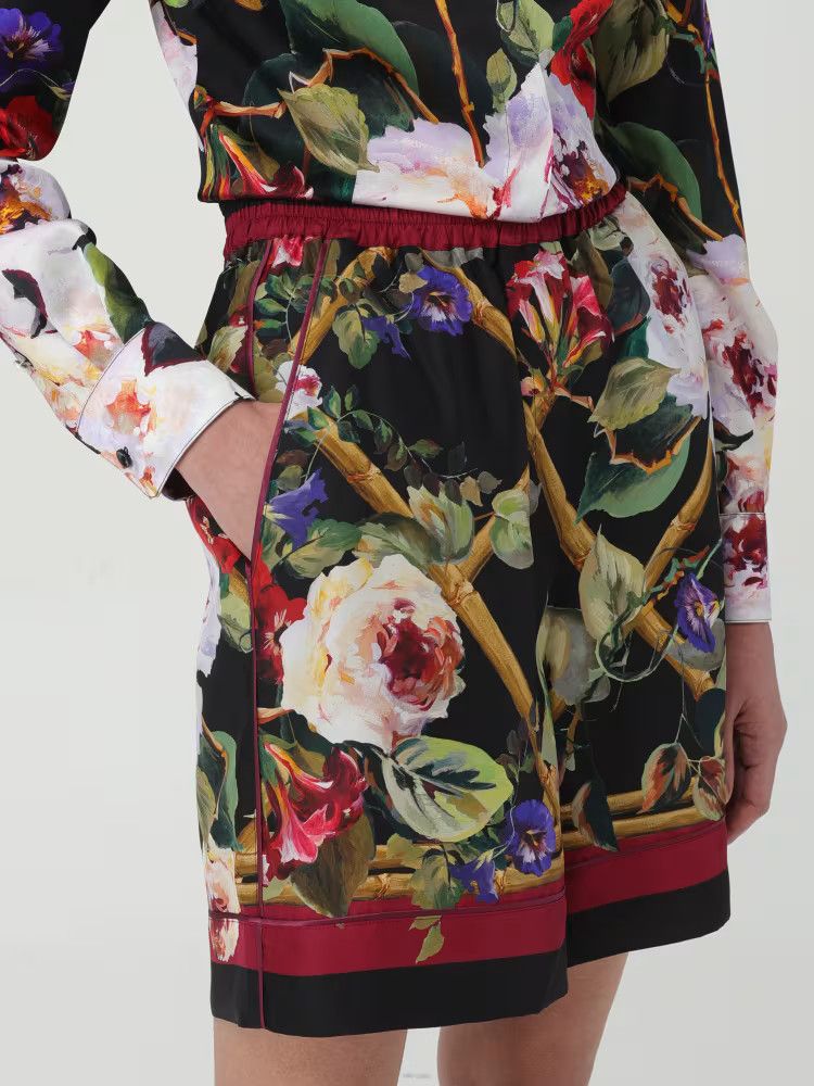 Dolce & Gabbana o1s22i1n1024 Rose Garden Pajama Short in Multicolor Size 27" / US 4 / IT 40 - 5 Thumbnail