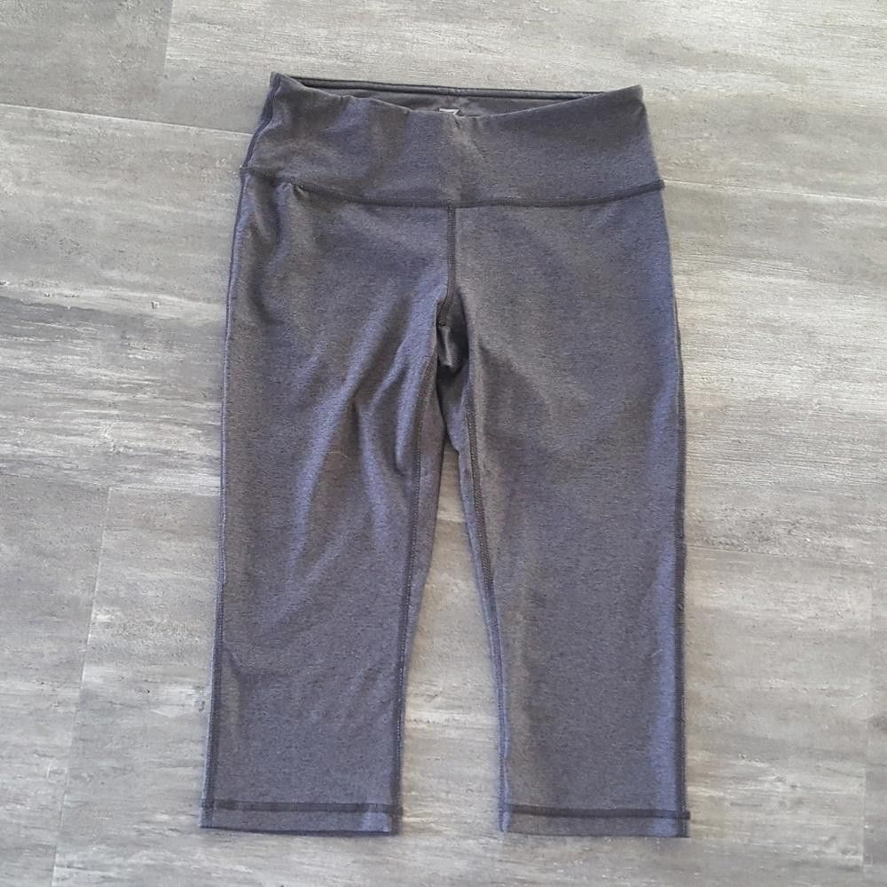 Canterbury of New Zealand Grey Zella Fitted Athletic Capri Size 28" / US 6 / IT 42 - 1 Thumbnail