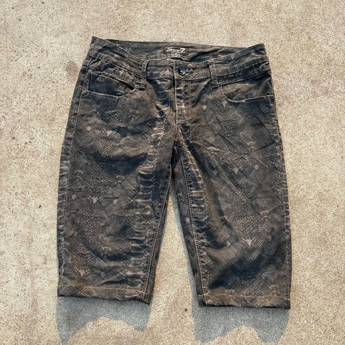 Seven 7 Seven7 Est. 1964 Snake Pattern Cut Off Denim Shorts Vkei Size US 32 / EU 48 - 1 Thumbnail
