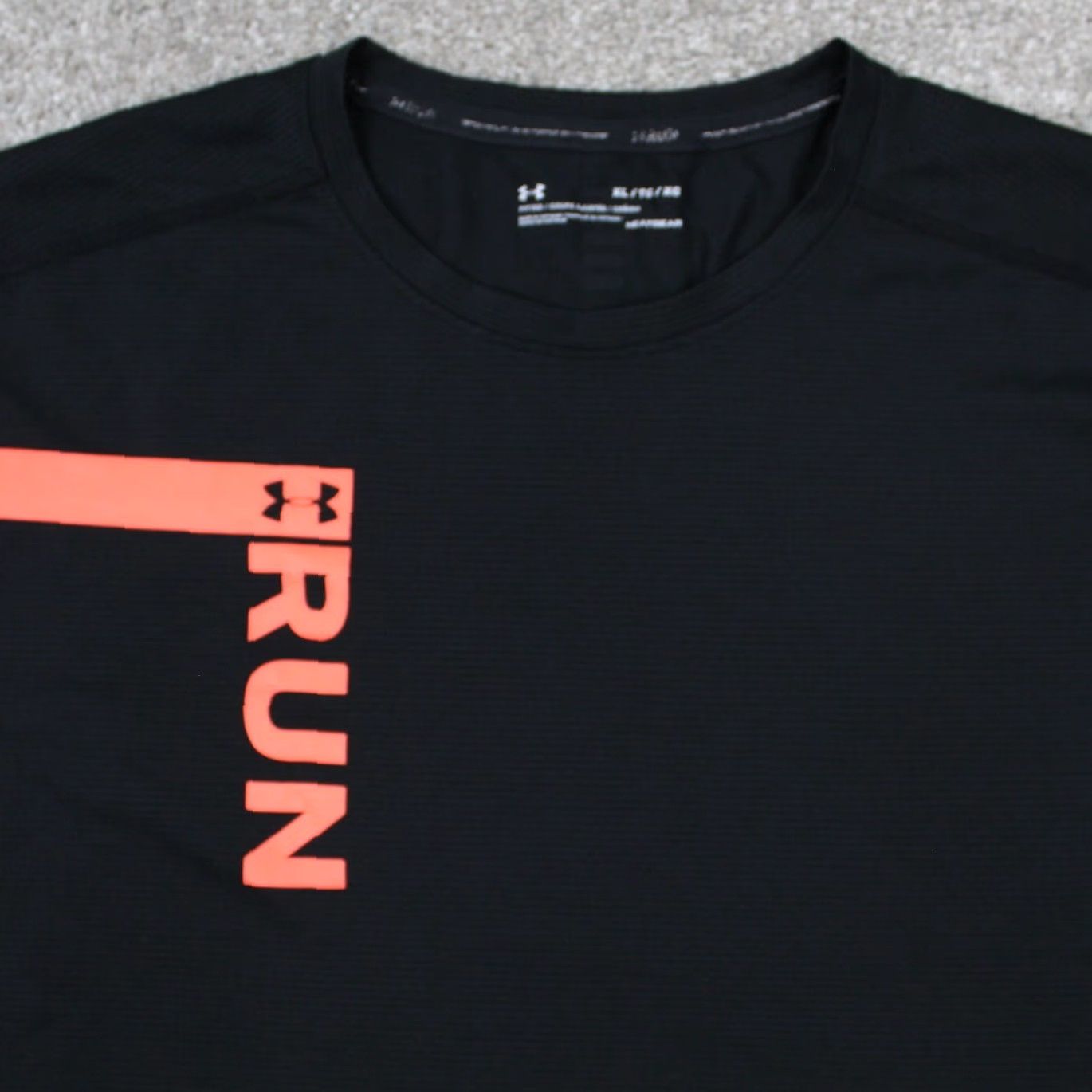 Under Armour Under Armour Run Shirt Mens XL Black UA Fitted HeatGear Short Sleeve Pullover Size US XL / EU 56 / 4 - 4 Thumbnail
