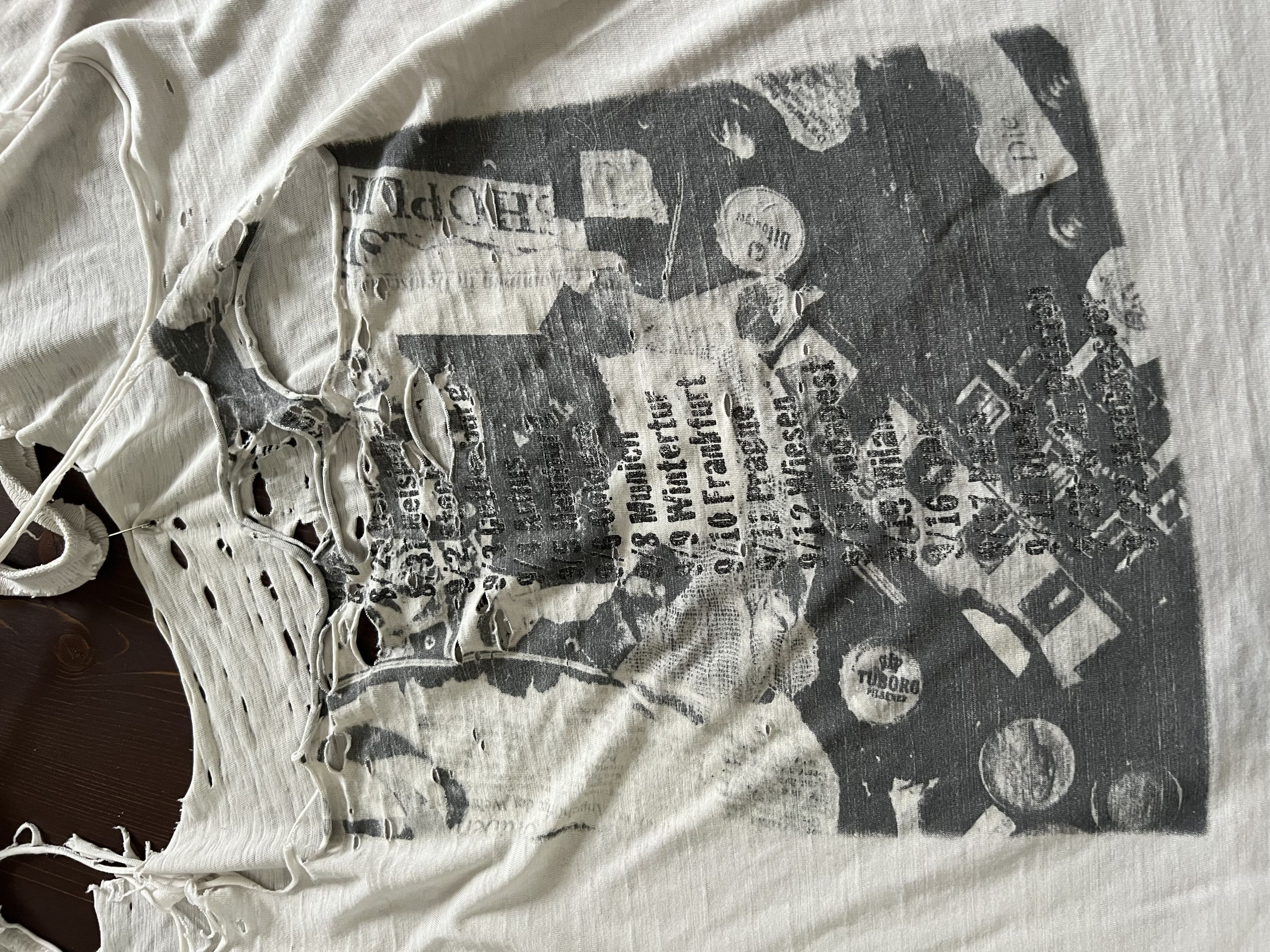 Band Tees Vintage Distressed Thrashed Green Day Riot Shirt Size US L / EU 52-54 / 3 - 9 Thumbnail