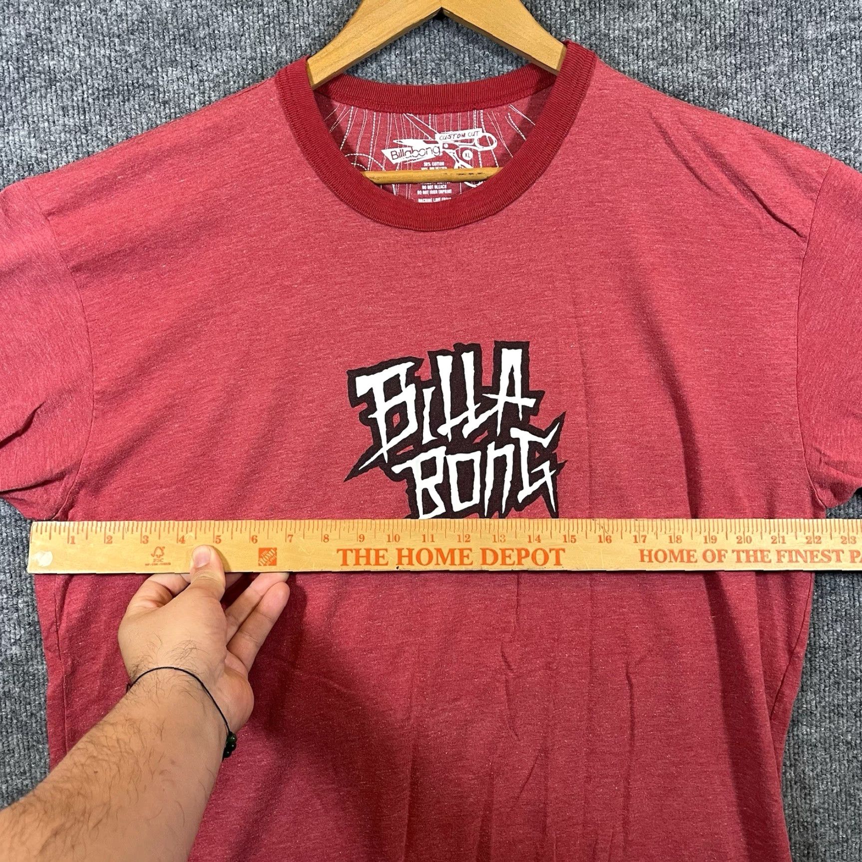 Billabong VINTAGE Billabong Red T-Shirt 90s Surf Tee Skater Y2K Mens XL Center Graphic Shirt Mens XL Red 90s Billabong Size US XL / EU 56 / 4 - 5 Thumbnail