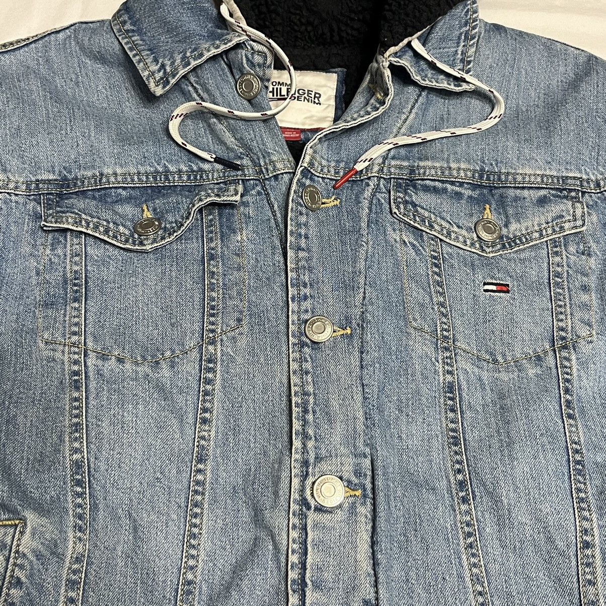 Tommy Hilfiger × Tommy Jeans × Vintage VTG Tommy Hilfiger Denim Trucker Jacket Sherpa lined hooded Size US L / EU 52-54 / 3 - 4 Thumbnail