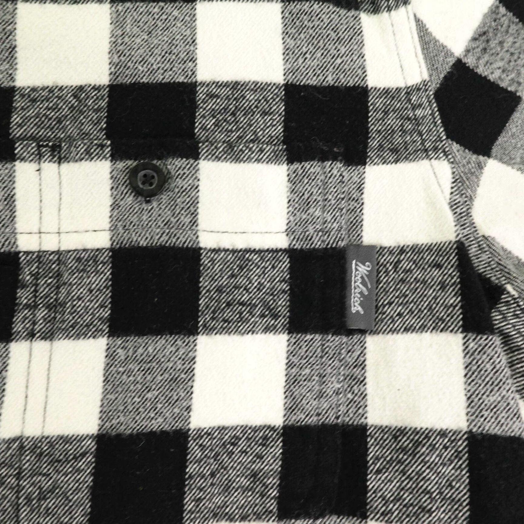 Vintage Woolrich Shirt Casual Outdoor Plaid Flannel Button-Up Mens Large Gray White Gradient Plaid Cotton 100% Regular Fit Mens Size US L / EU 52-54 / 3 - 4 Thumbnail