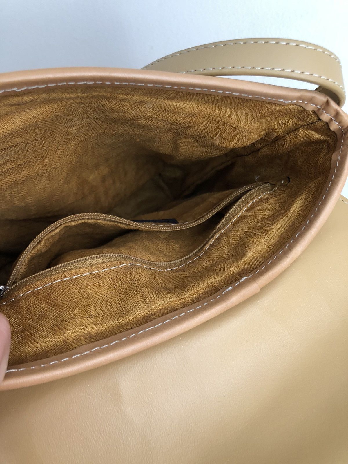 Hiroko Koshino Homme Hiroko Koshino Femme Vintage Suede Shoulder Bag Size ONE SIZE - 16 Thumbnail