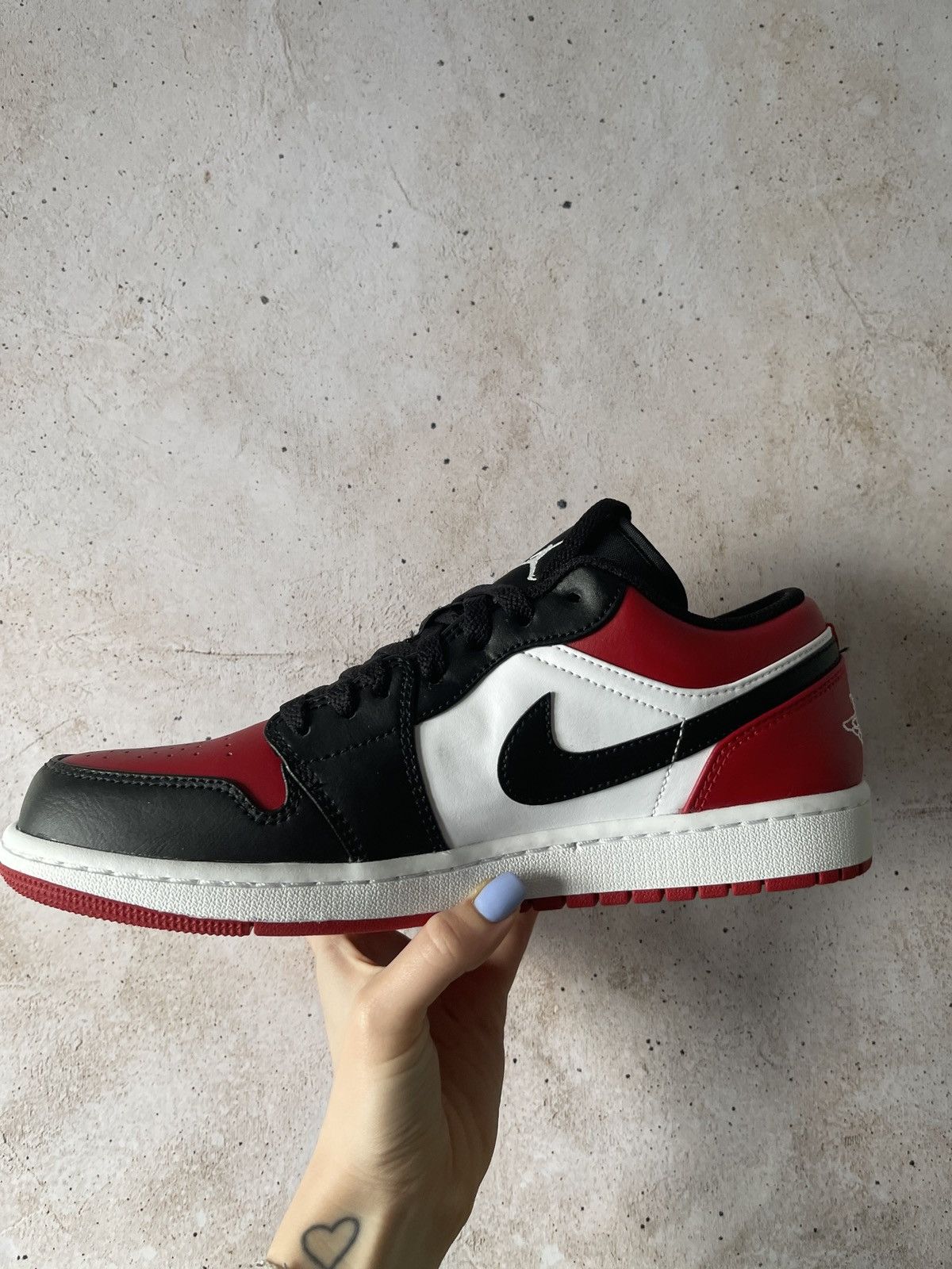 Jordan Brand Jordan 1 Low Bred Toe Size US 9.5 / EU 42-43 - 2 Thumbnail
