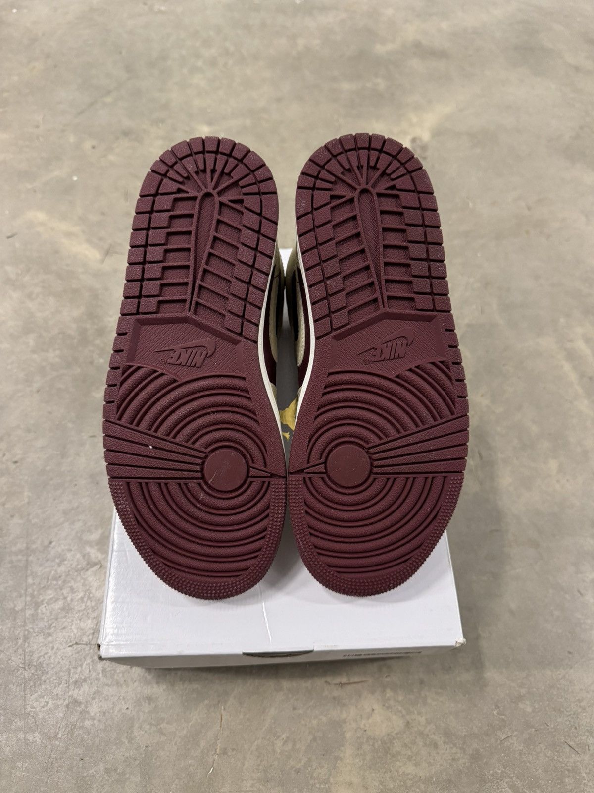 Jordan Brand Jordan 1 Mid SE WMNS Split Beach Cherrywood Size 6.5W Size US 6.5 / IT 36.5 - 6 Thumbnail