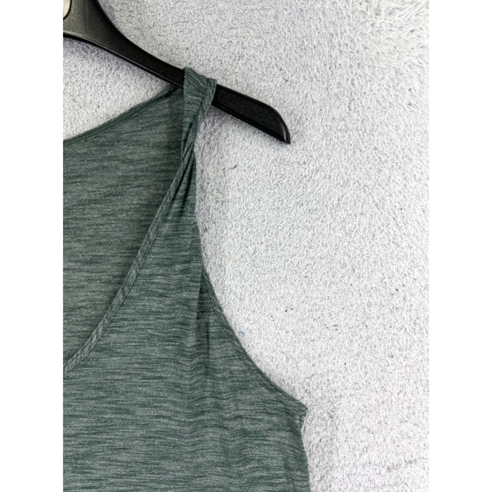 Lululemon Lululemon Shirt Women 6 Green Do The Twist Tank Yoga Luon Silverescent W1ATVS Size M / US 6-8 / IT 42-44 - 2 Thumbnail