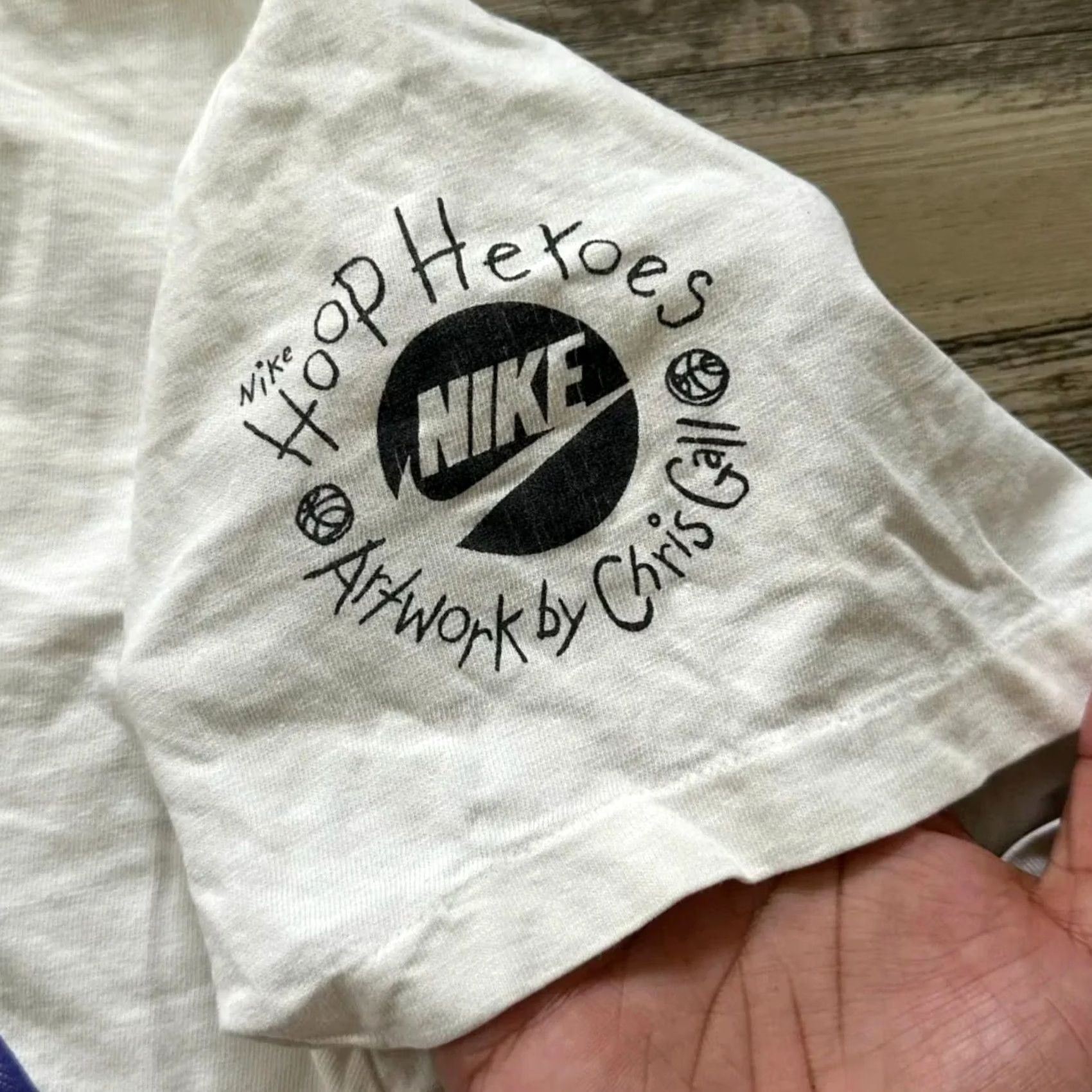 Nike VINTAGE Scottie Pippen Nike Hoop Heroes Chris Gall T-Shirt L Mens White Size US L / EU 52-54 / 3 - 3 Thumbnail