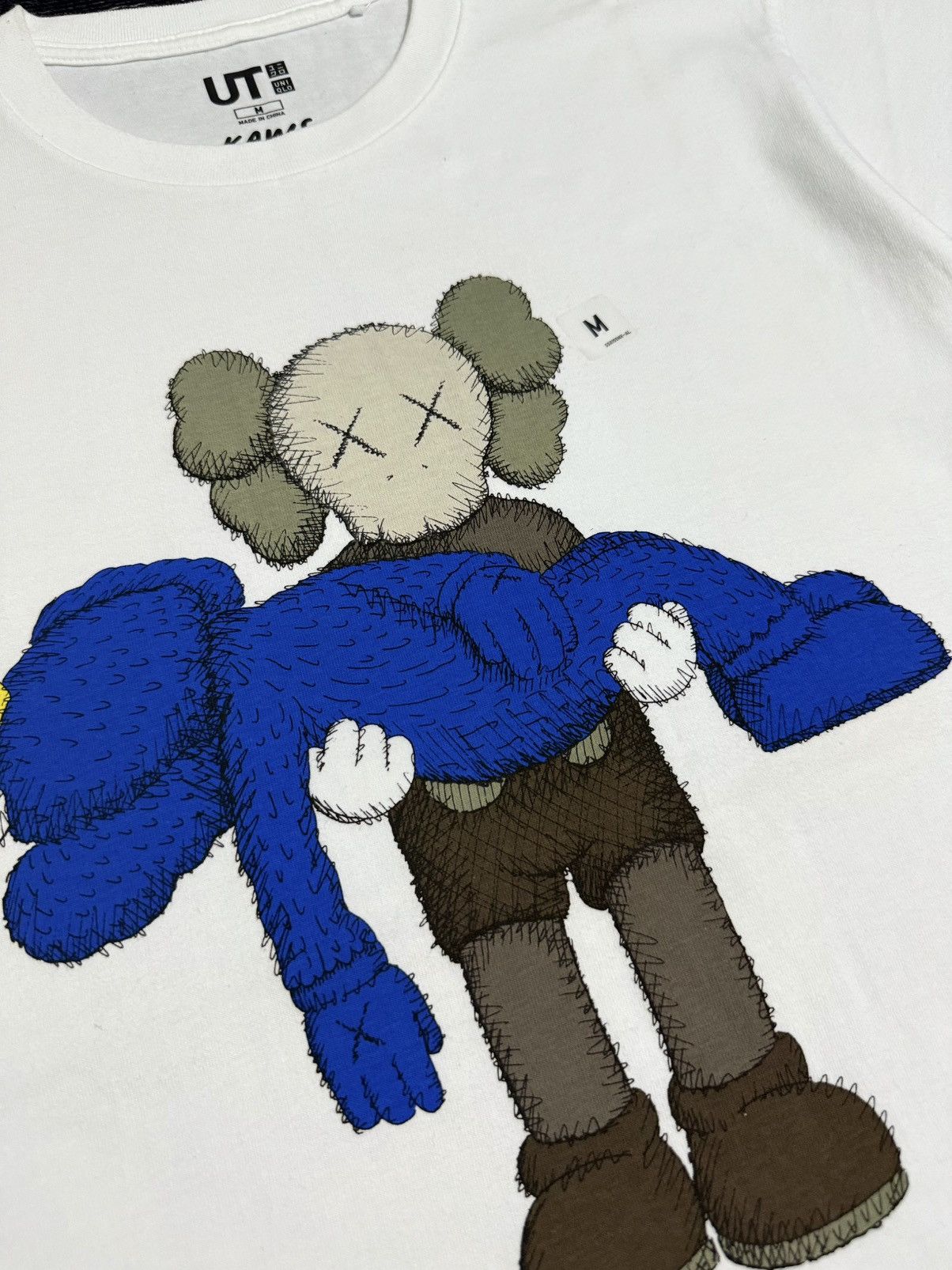 Kaws Uniqlo x kaws t shirt Size US M / EU 48-50 / 2 - 3 Thumbnail