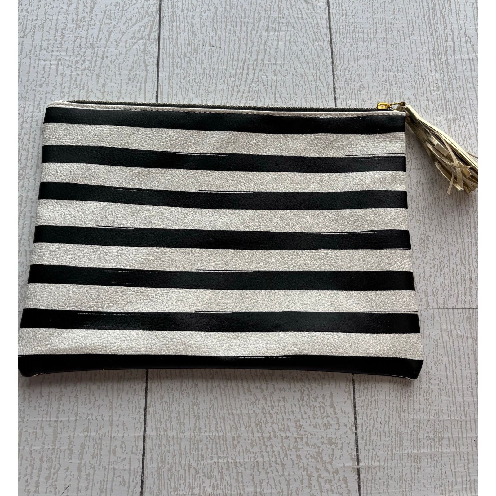 Other Black & White Striped Makeup Bag with Gold Dots NWOT Size ONE SIZE - 2 Thumbnail